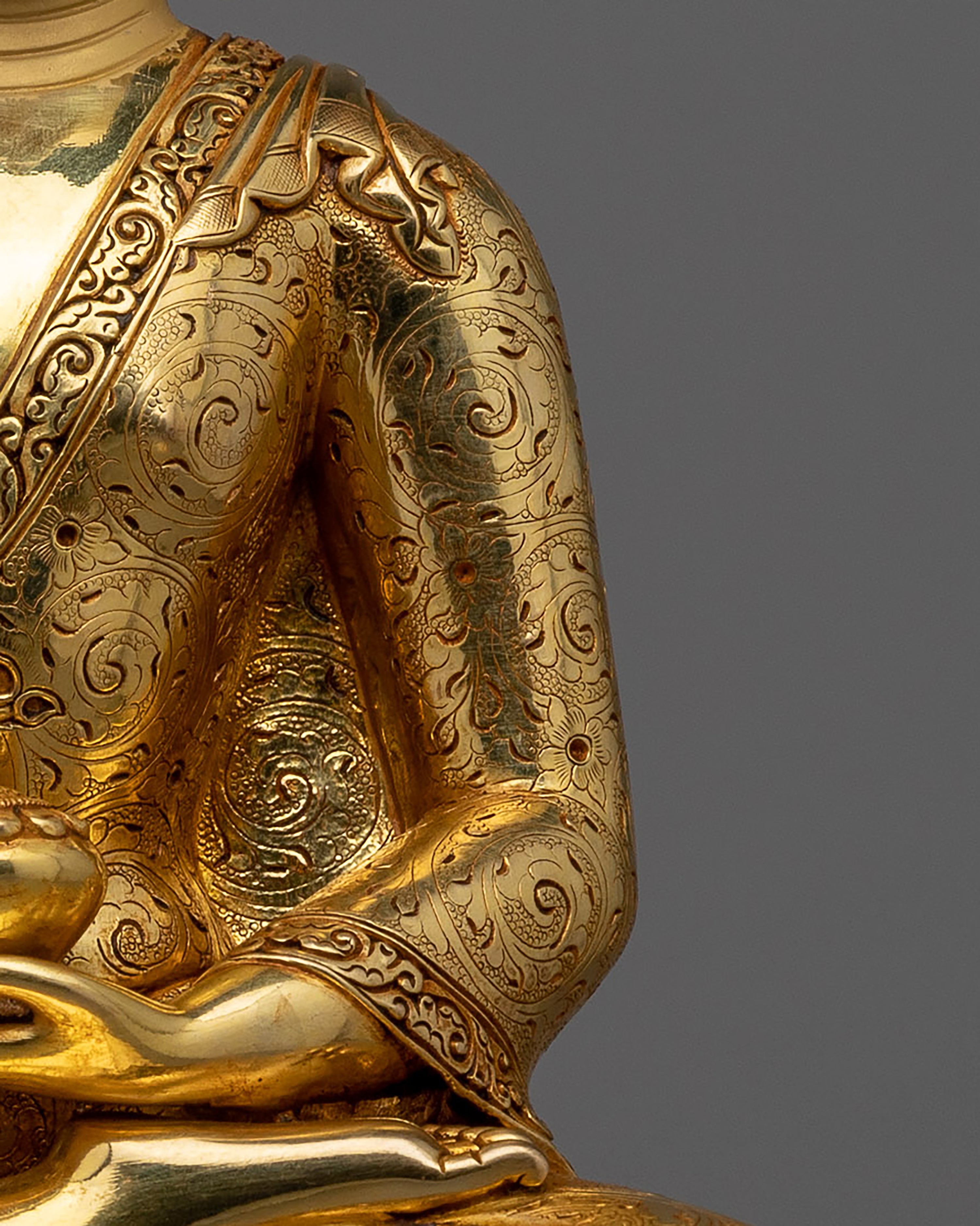 Gold-Gilded Shakyamuni Buddha Statue | Experience Enlightenment & Spirituality