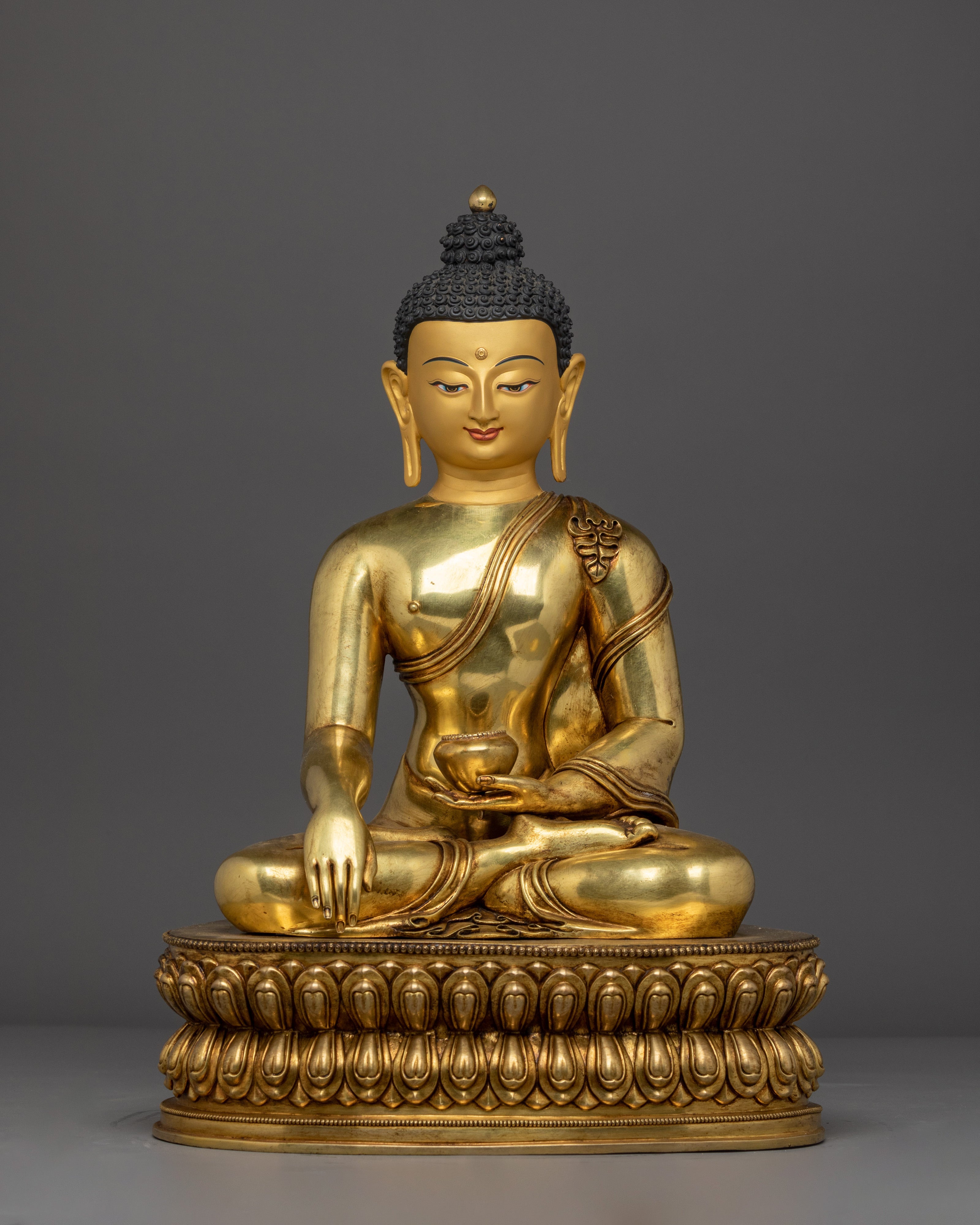 sculpture-of-the-historical-buddha-shakyamuni