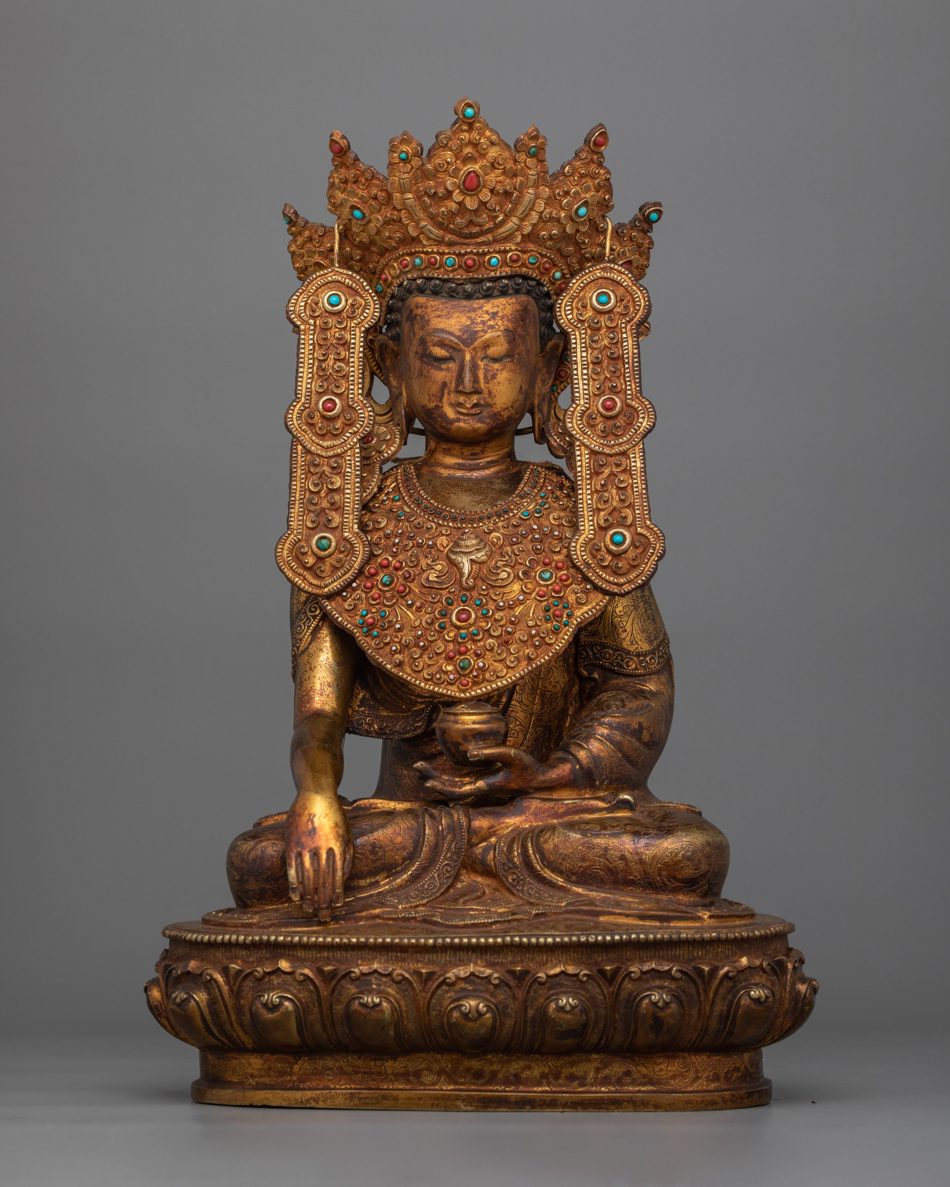 antique-crown-shakyamuni-buddha-figurine
