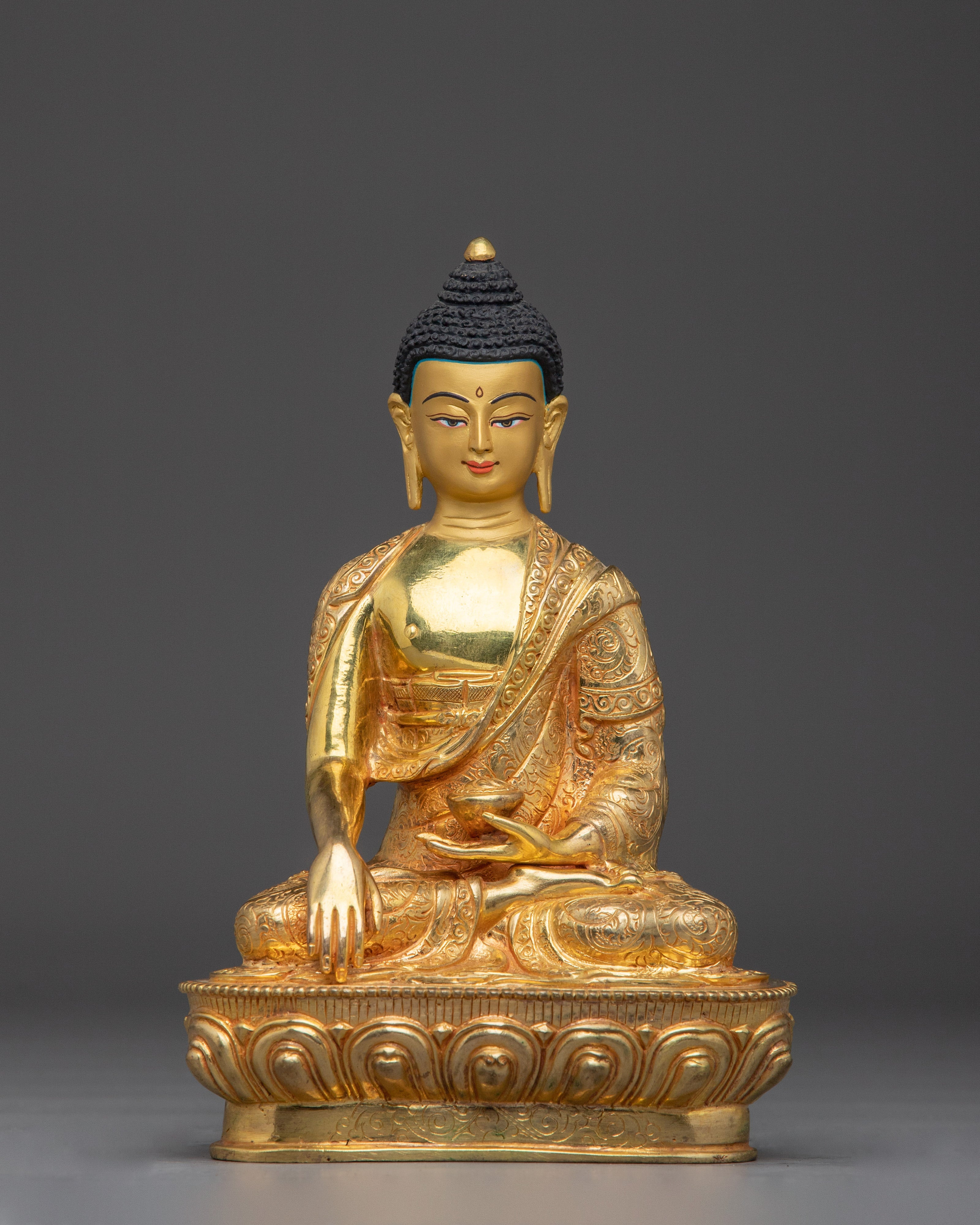 buddha shakyamuni enlightened statue