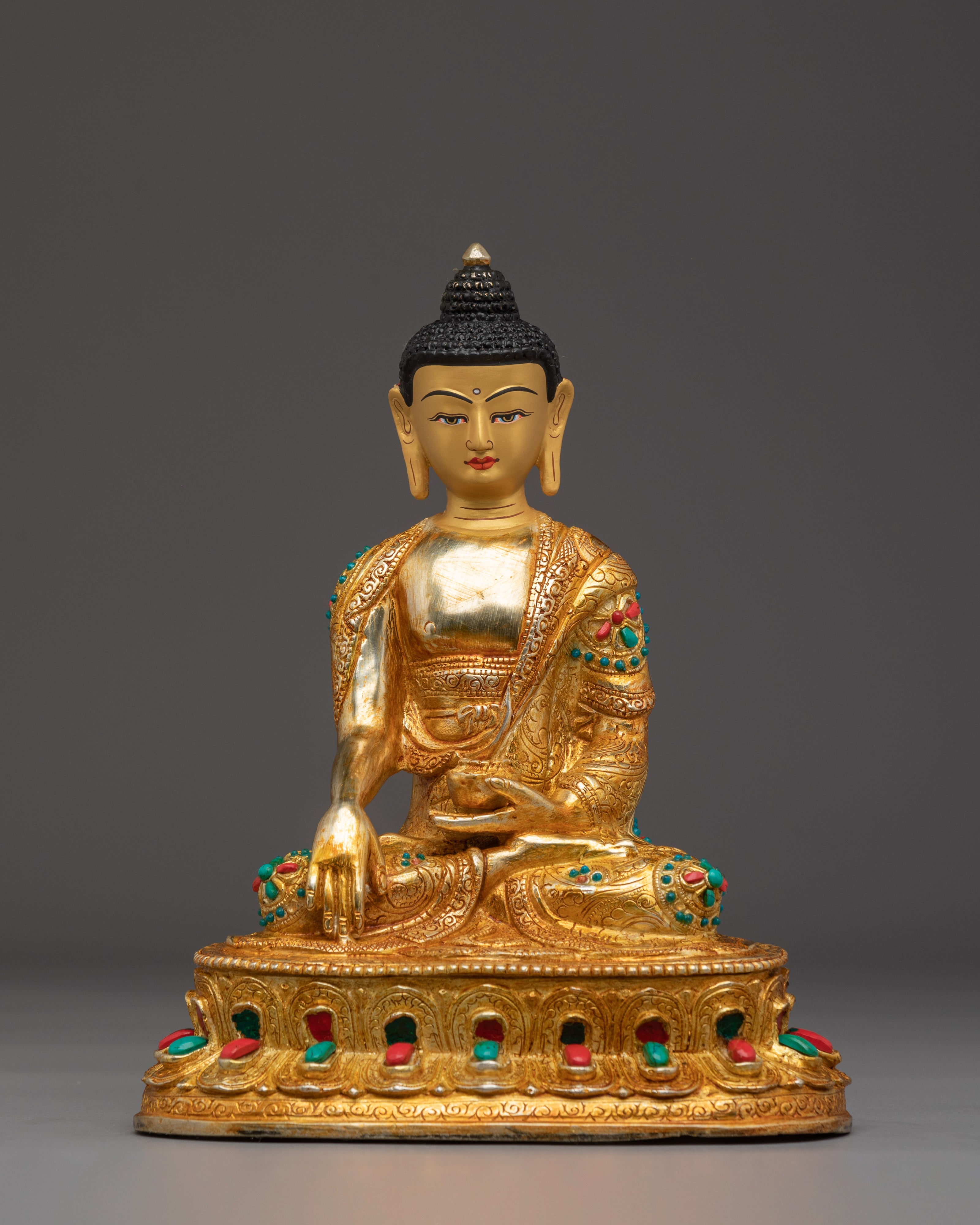 golden-shakyamuni-buddha-decor-statue