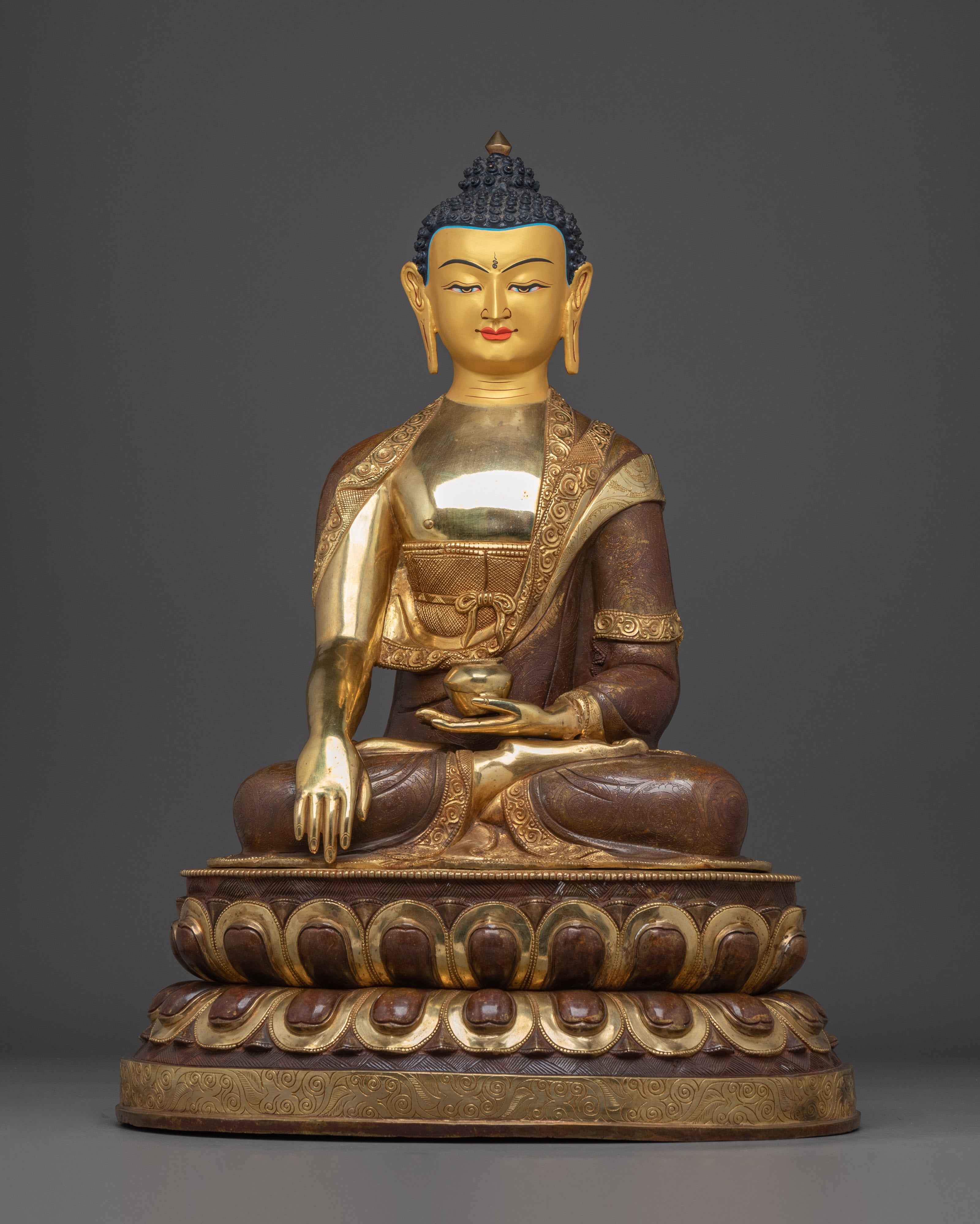 Shakyamuni Buddha statue in copper with 24K gold gilding