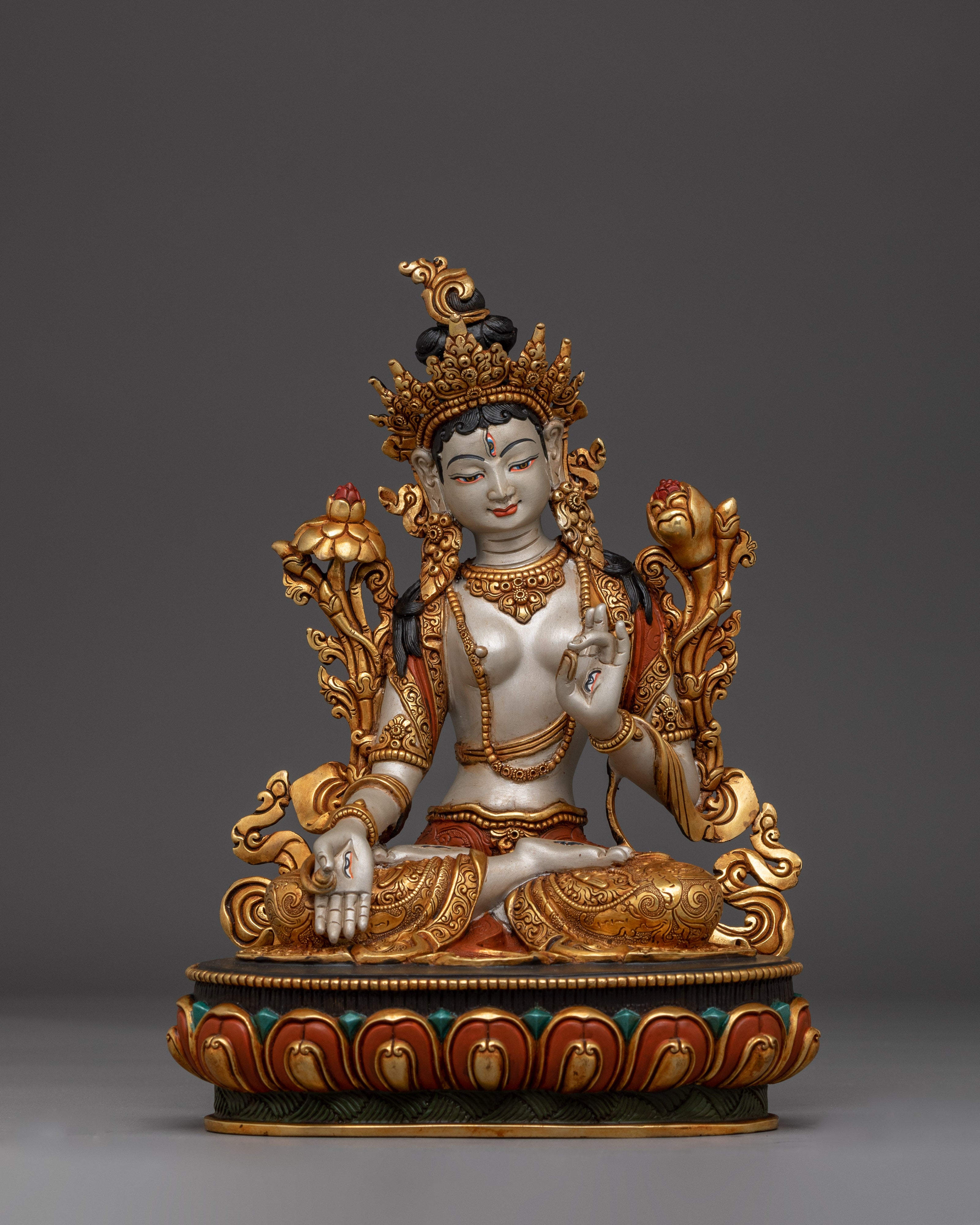 sculpture-of-white-tara