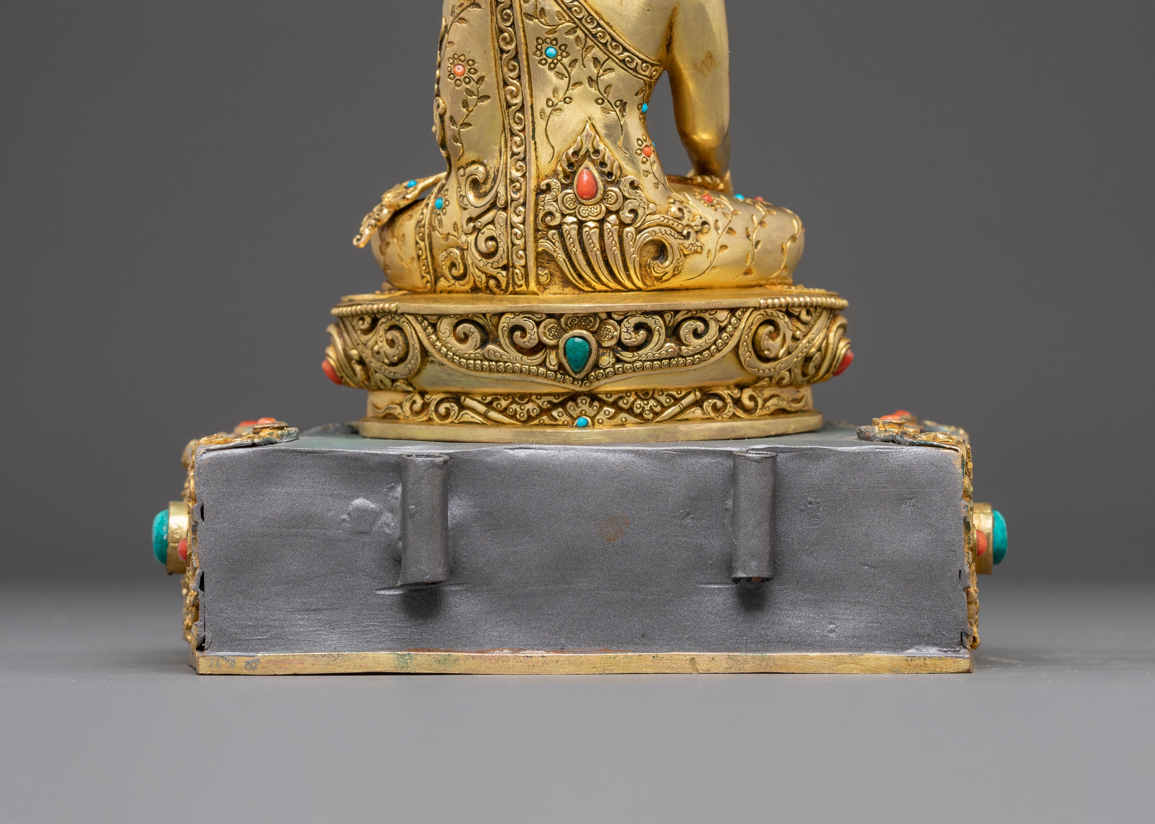 Majestic Statue of Buddha Shakyamuni | Founder of Buddhism