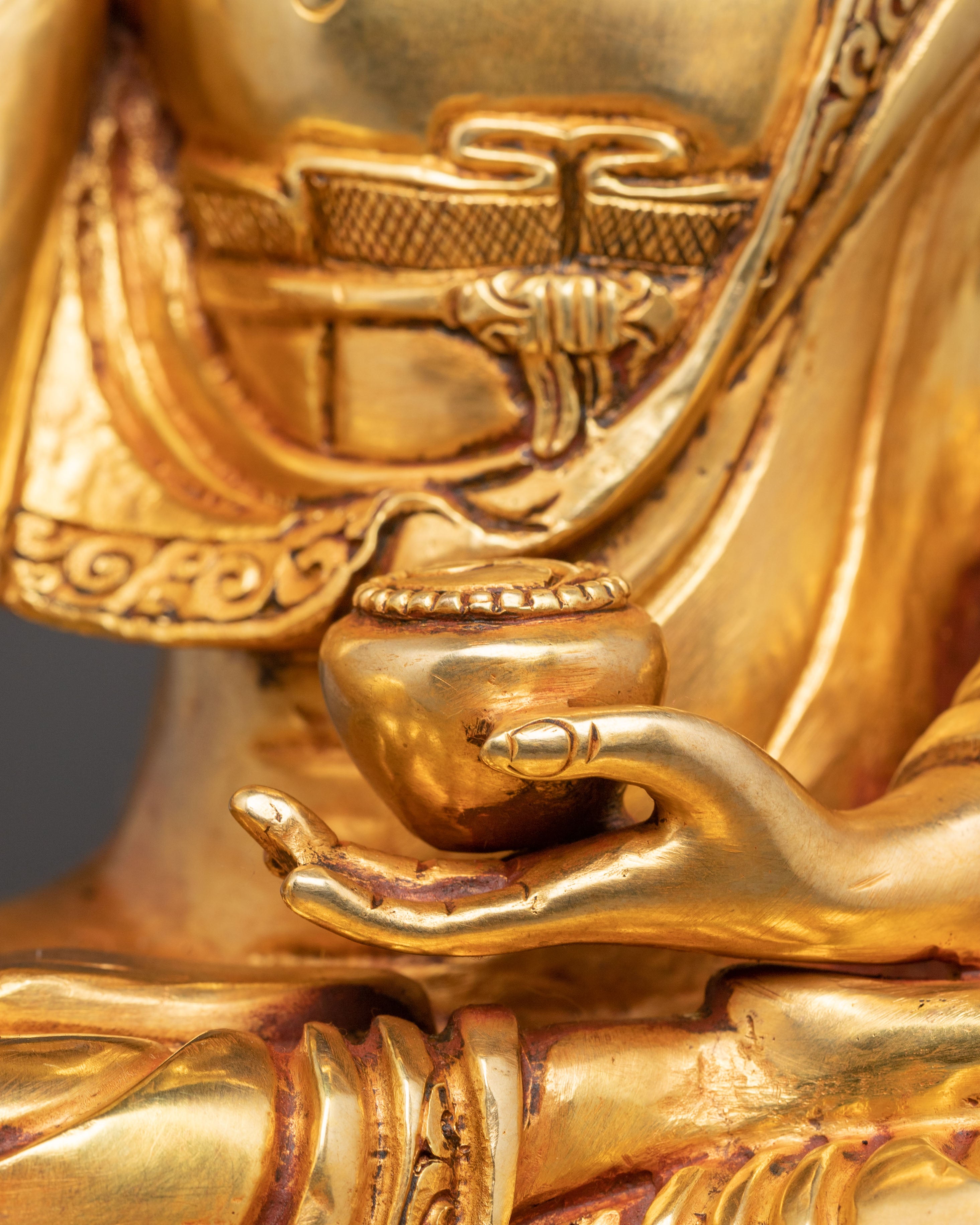 Shakyamuni Buddha Statue: Symbol of Wisdom