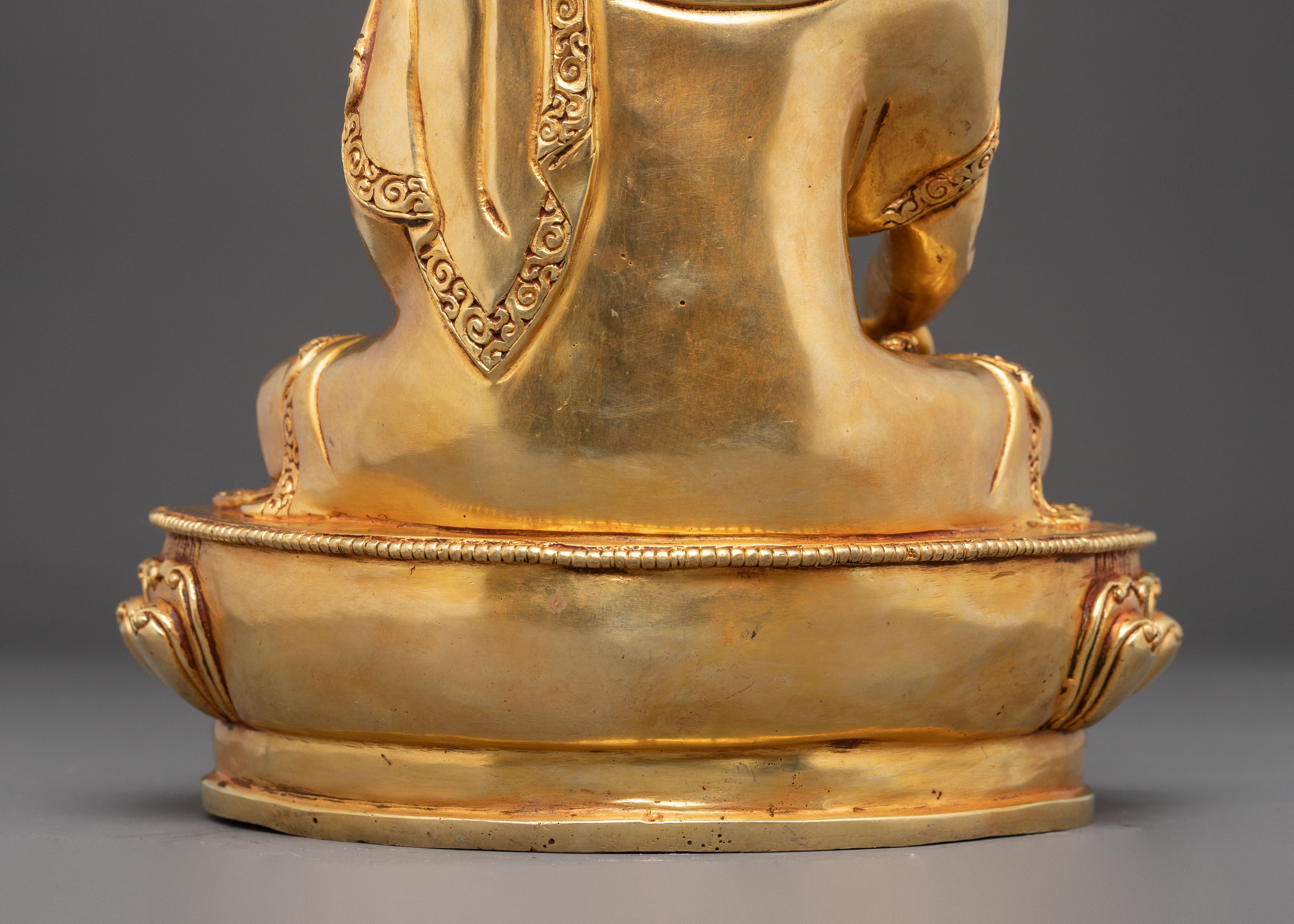 Shakyamuni Buddha Statue: Symbol of Wisdom