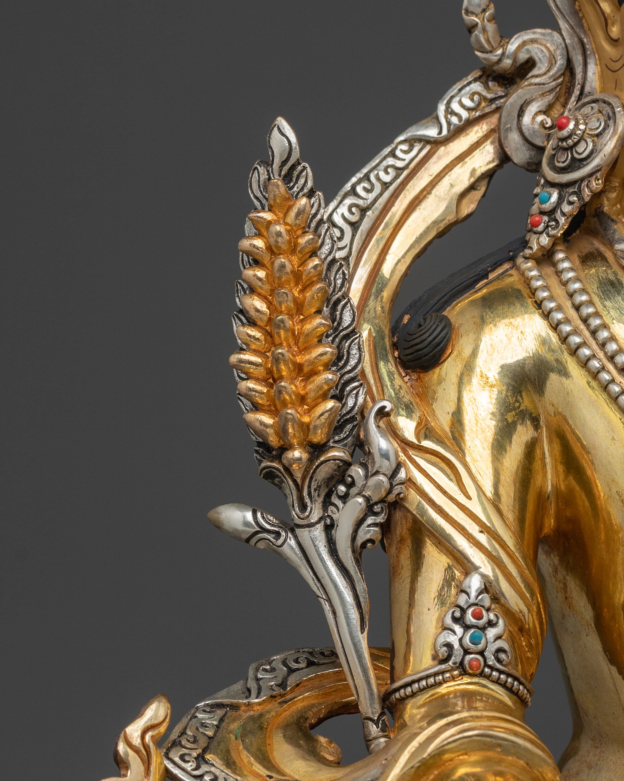 Kshitigarbha Statue: Radiant Protector of the Earth