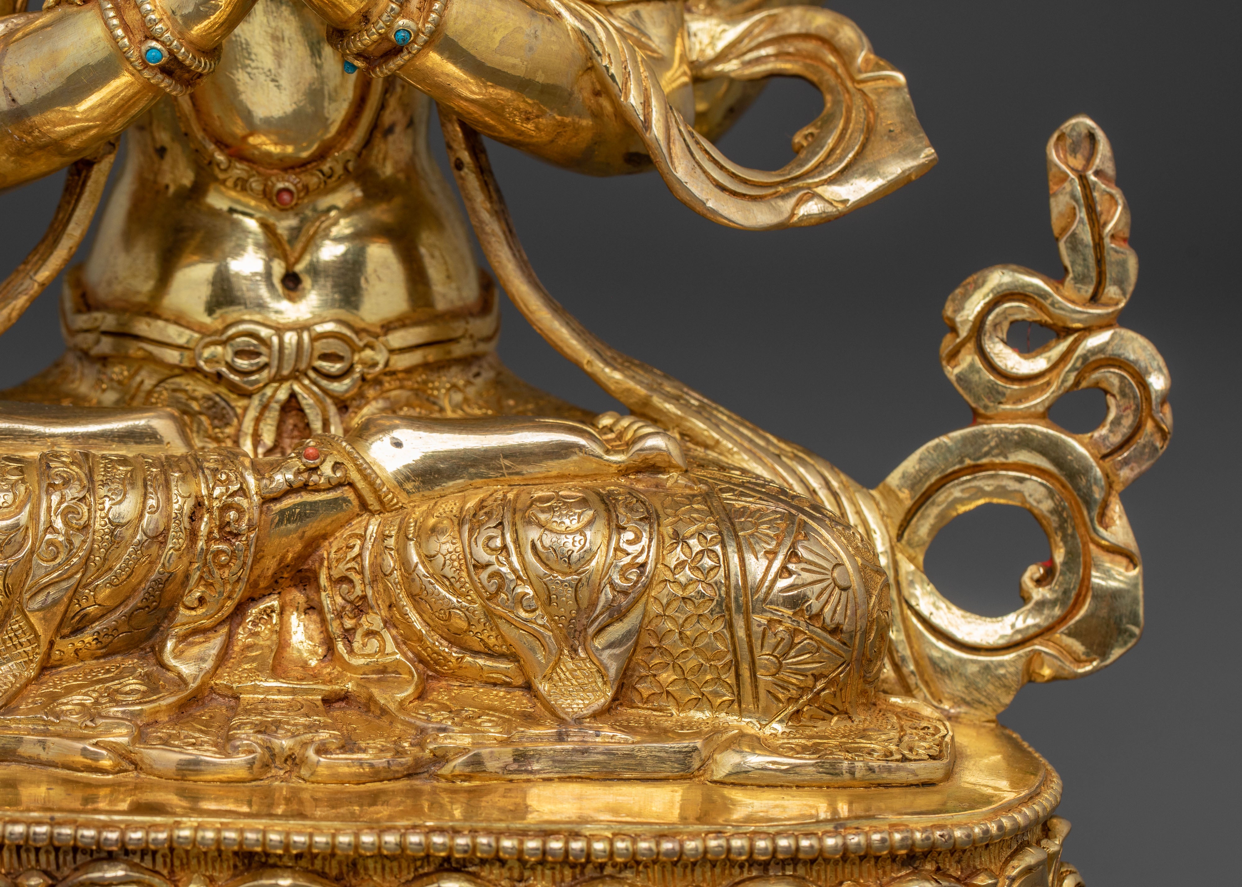 Chenrezig Statue: The Power and Compassion