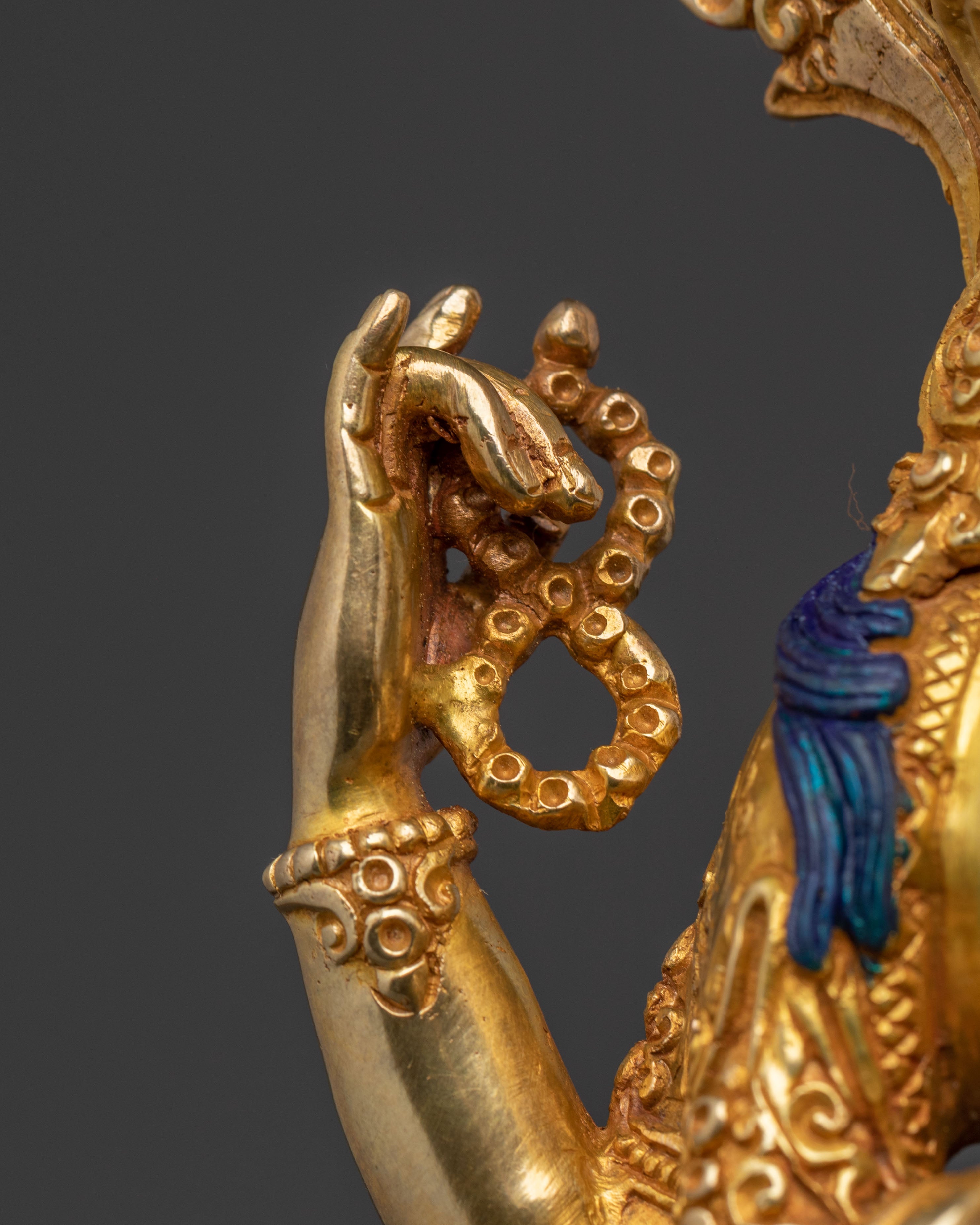 Golden Standing Chenrezig Statue – Handcrafted Serenity