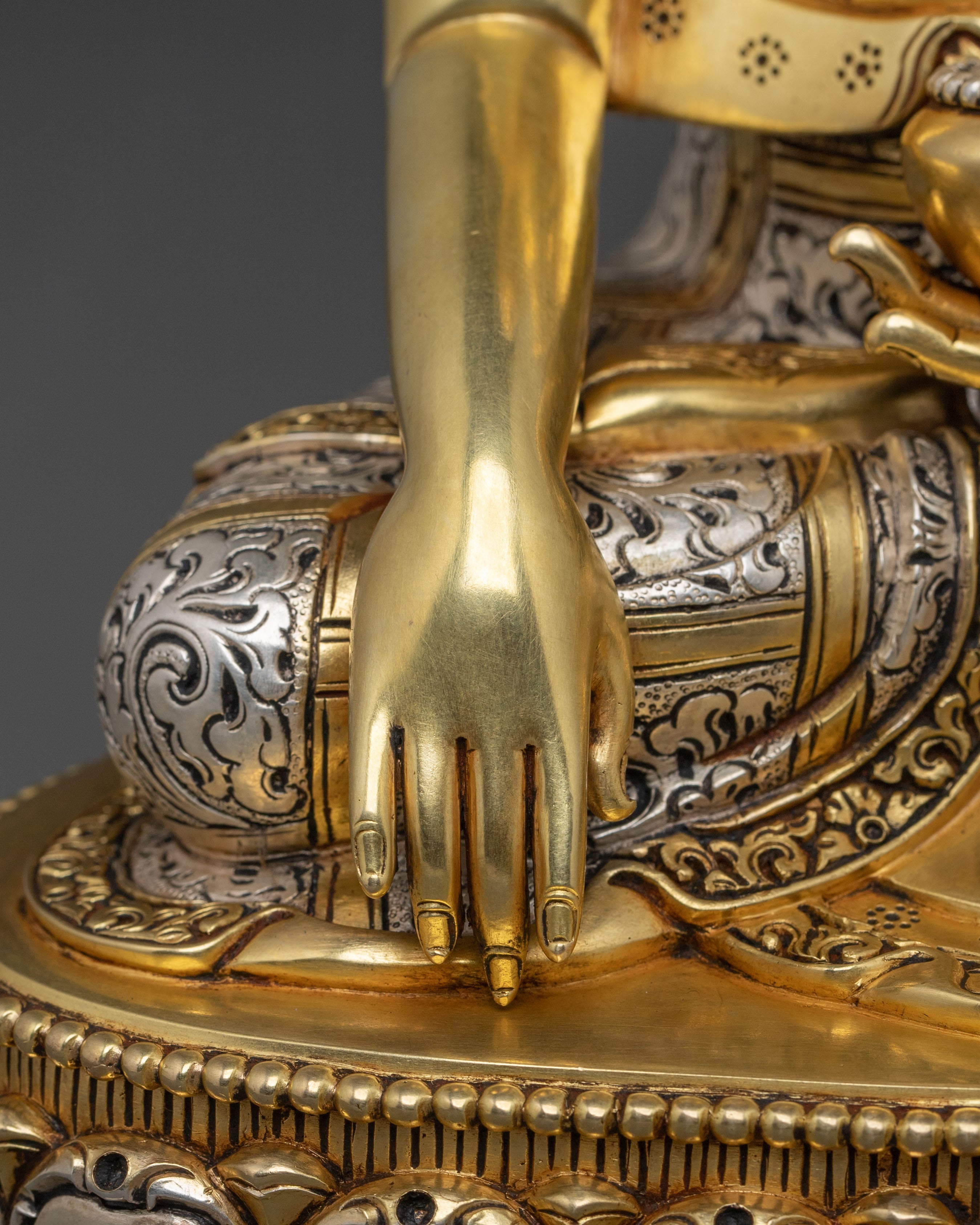 Nepalese Shakyamuni Buddha Meditation Statue