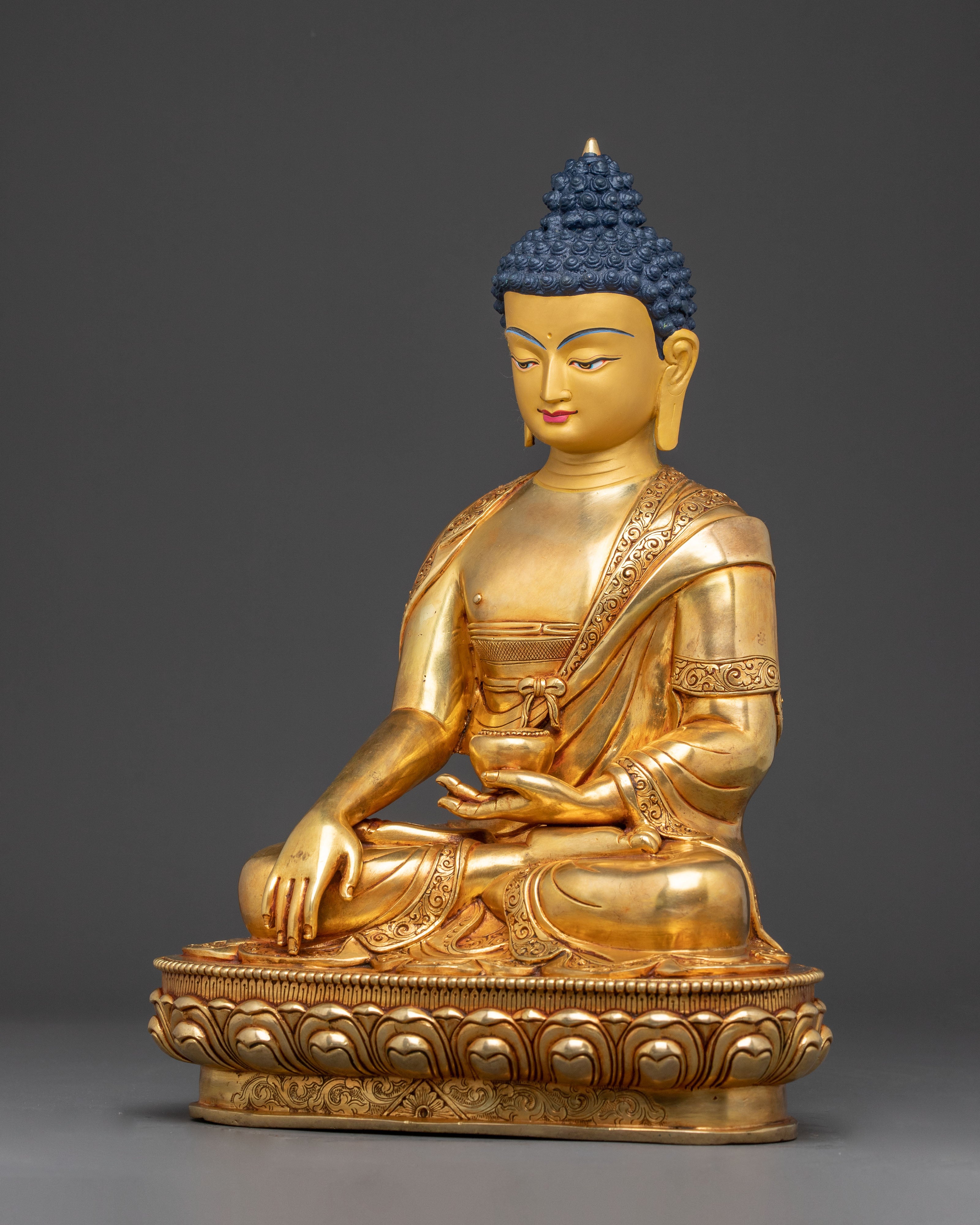 Shakyamuni Buddha Statue: Attain Peace and Freedom