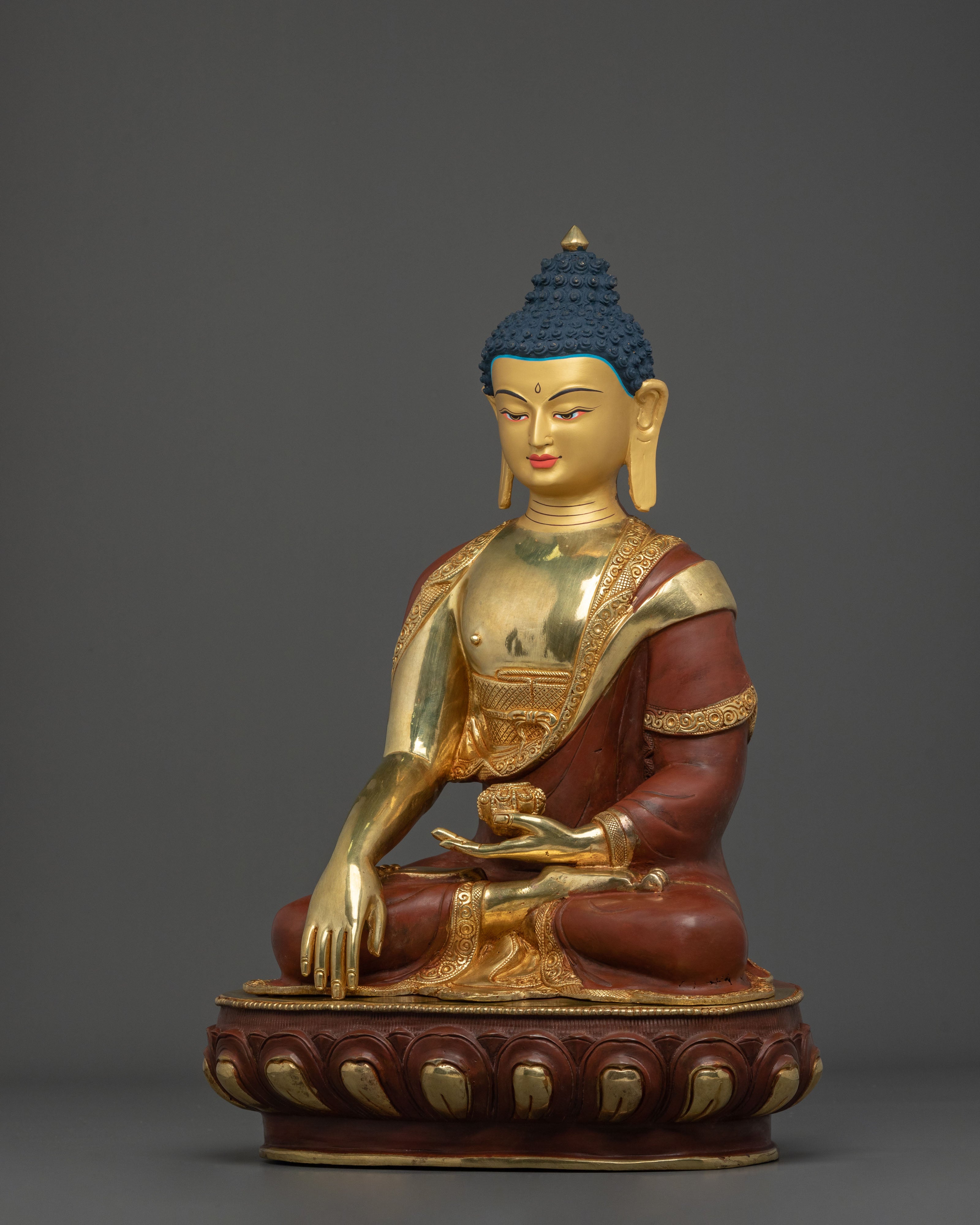 Serene Shakyamuni Buddha Sculpture for Meditation
