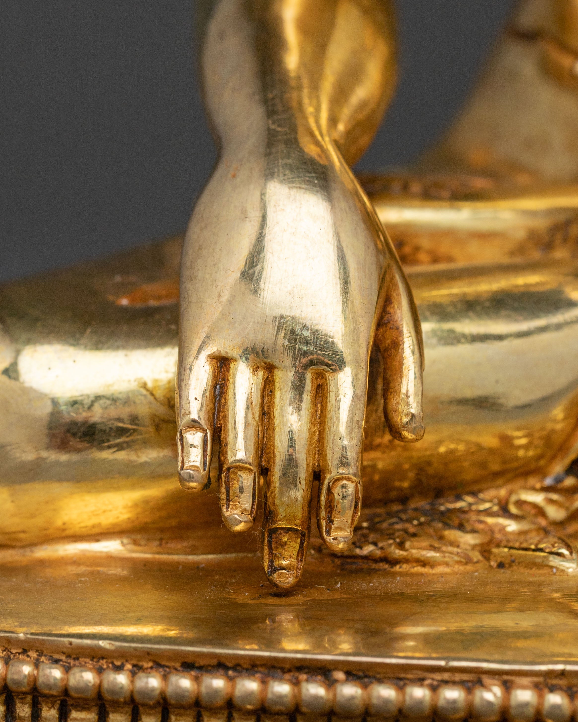 Golden Shakyamuni Buddha Statue: Traditional Figure