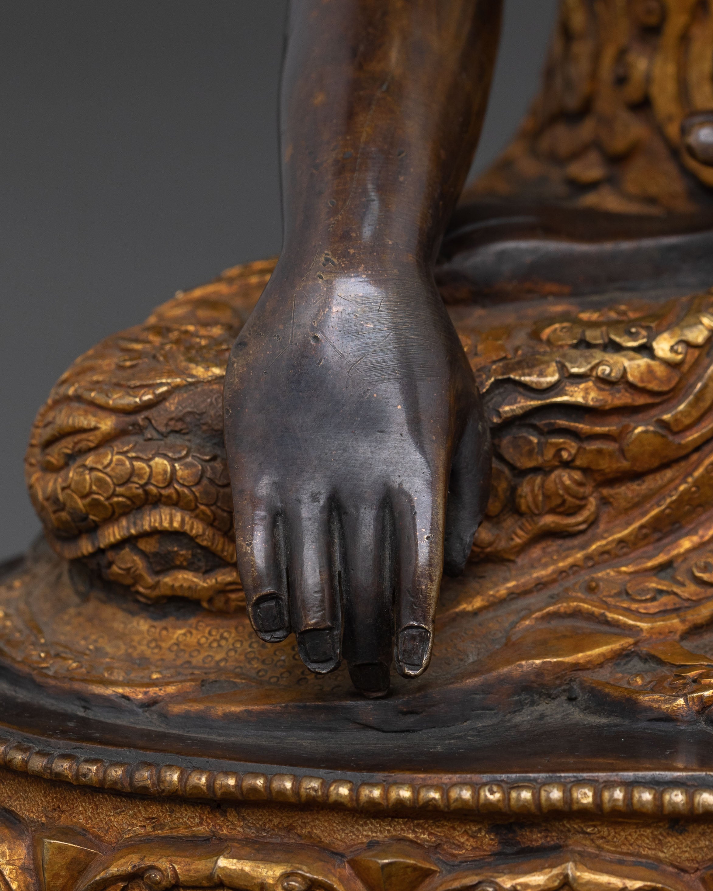 Shakyamuni Buddha Statue | Peaceful Figurine