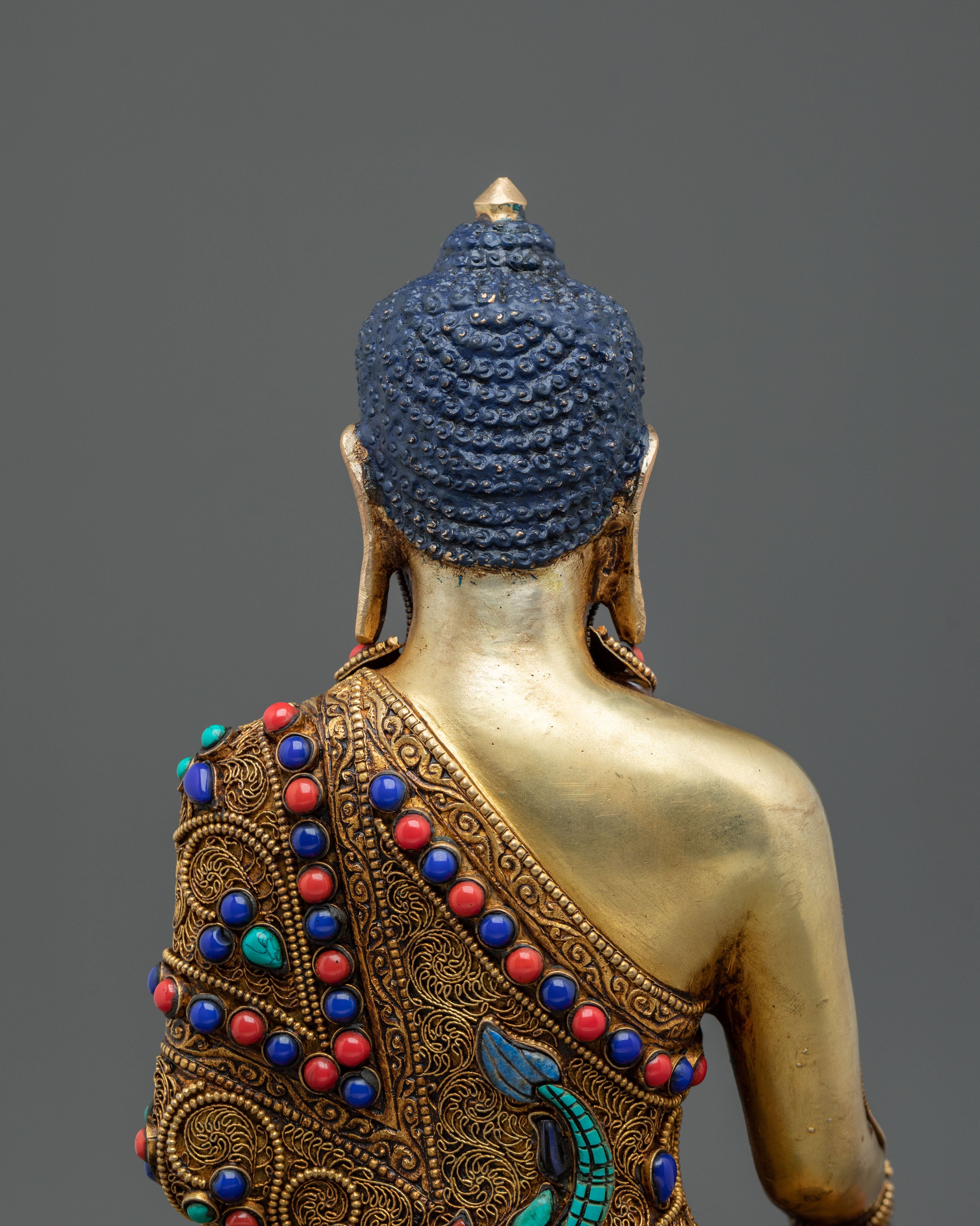 Shakyamuni Buddha Statue: Embodiment of Peace and Wisdom