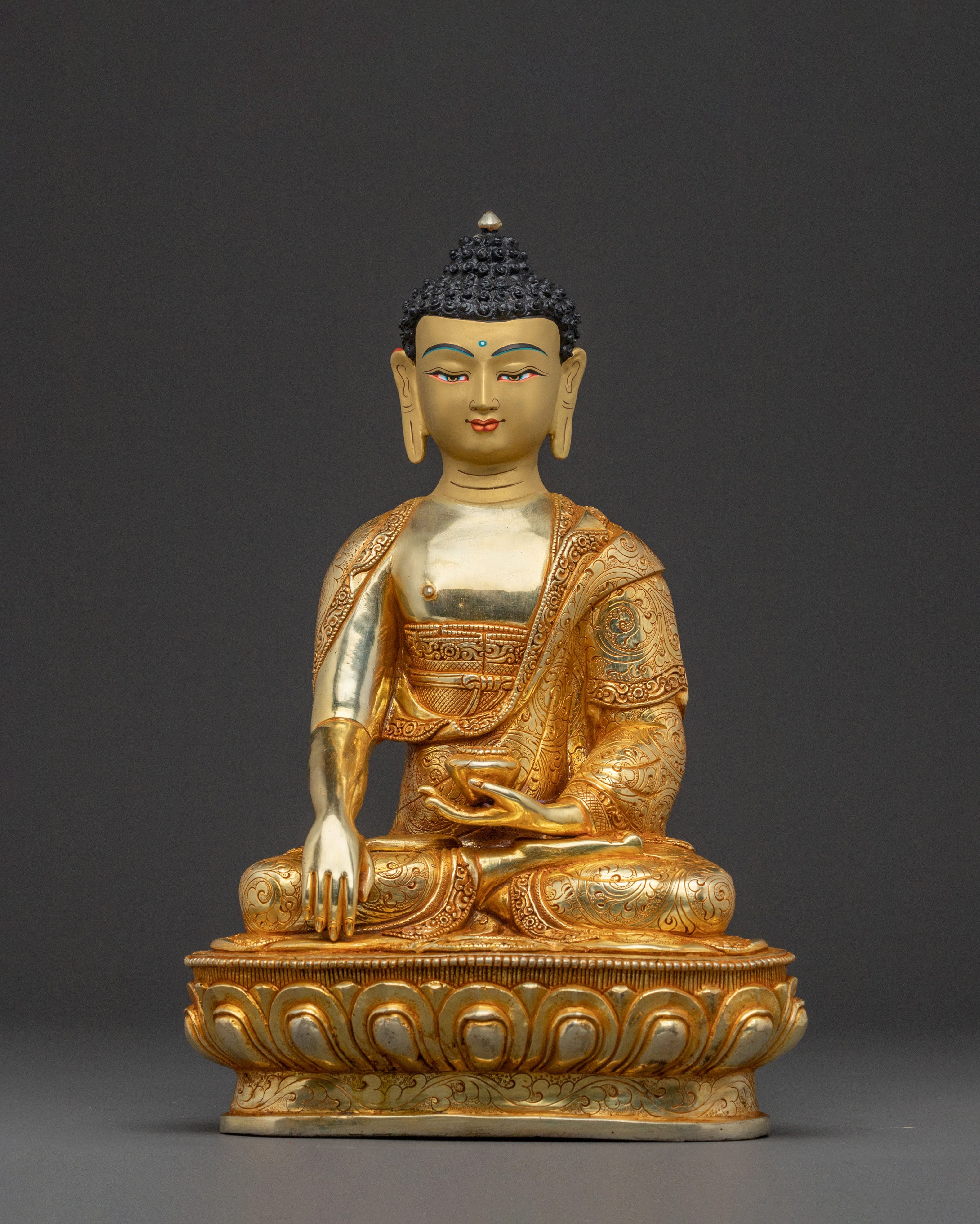Shakyamuni Buddha Statue: Gilded Meditation Decor