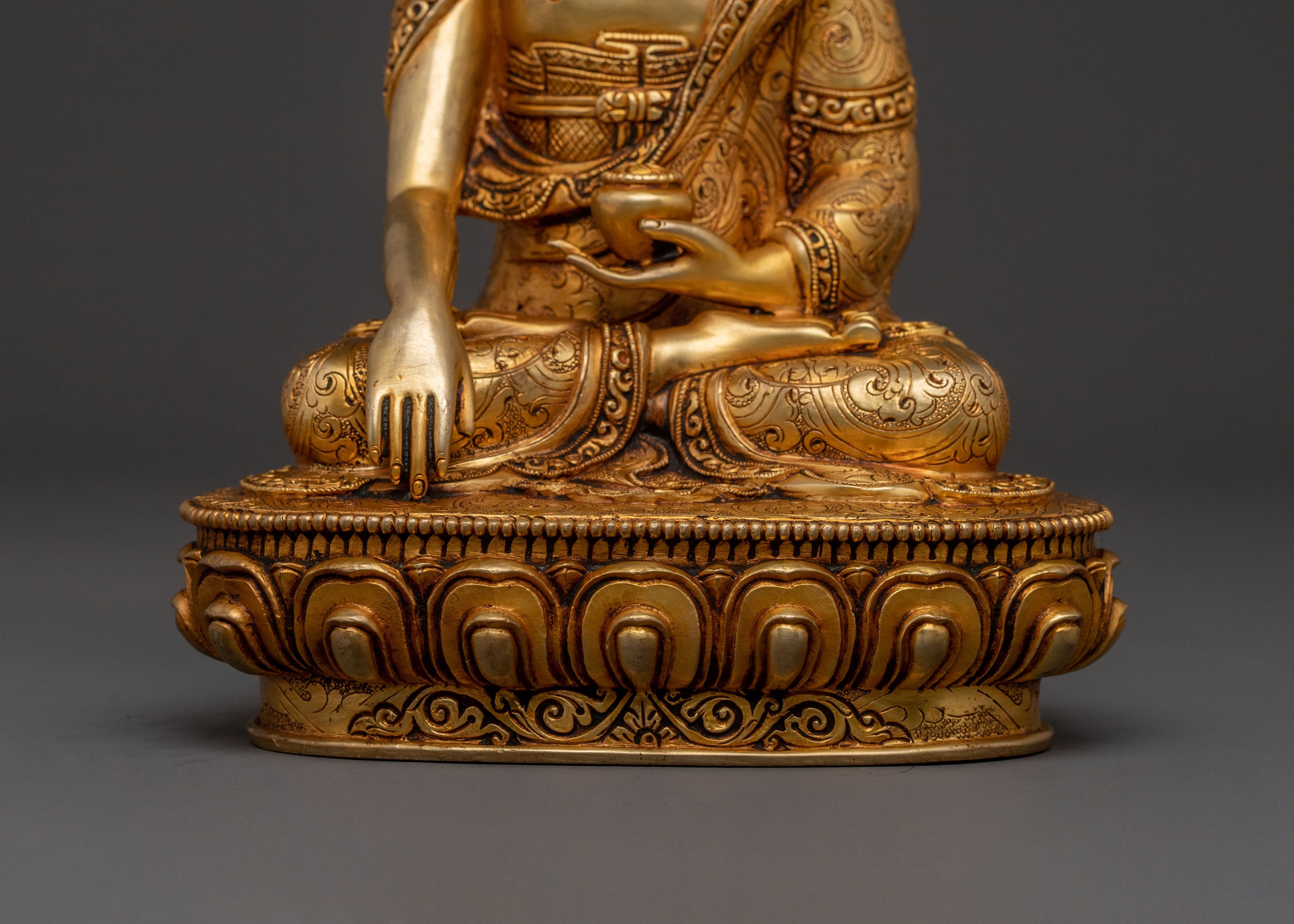 Shakyamuni Buddha Statue: 24K Gold Gilded Copper Rupa