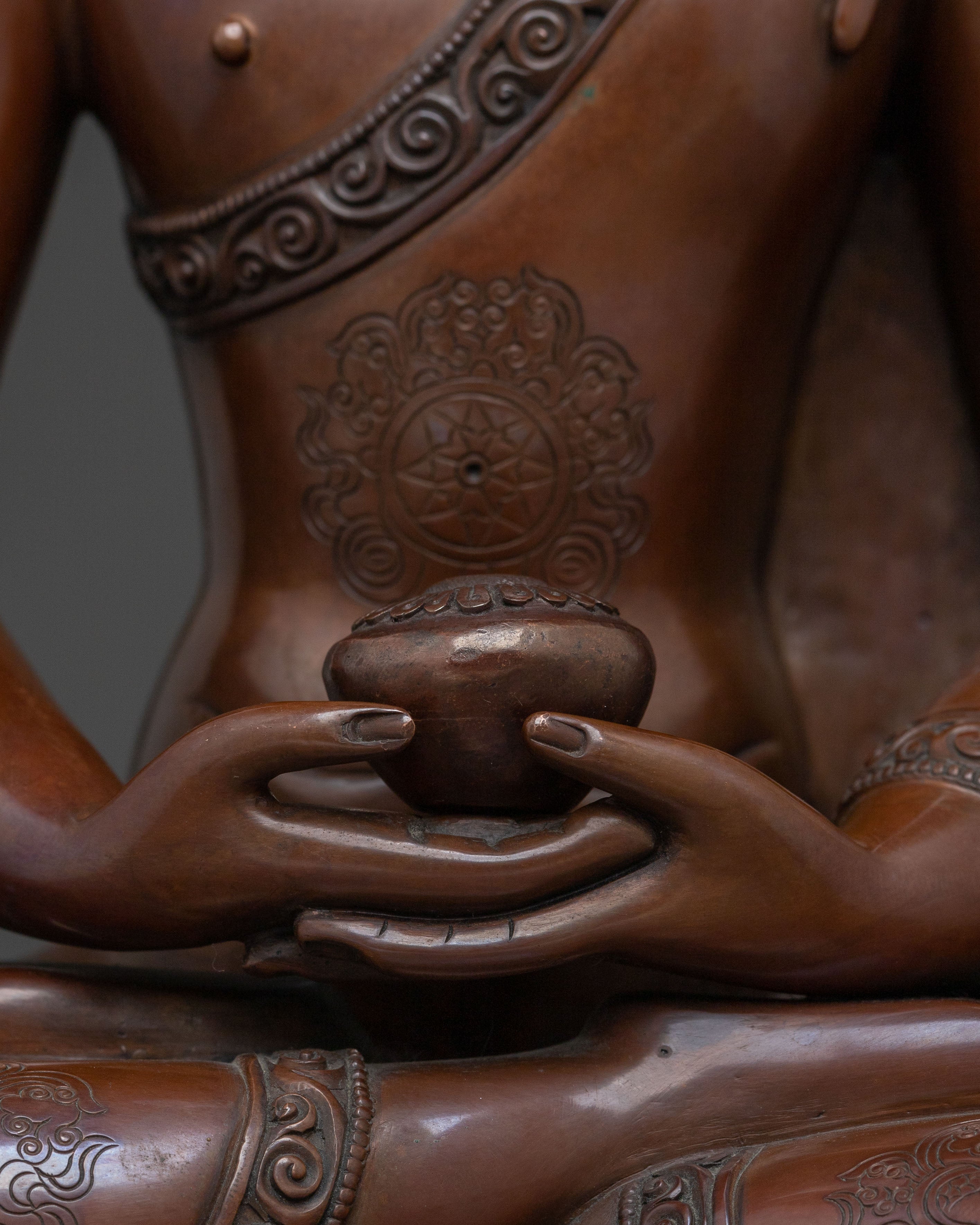 Handcrafted Amitabha Buddha Statue: Spiritual Decor