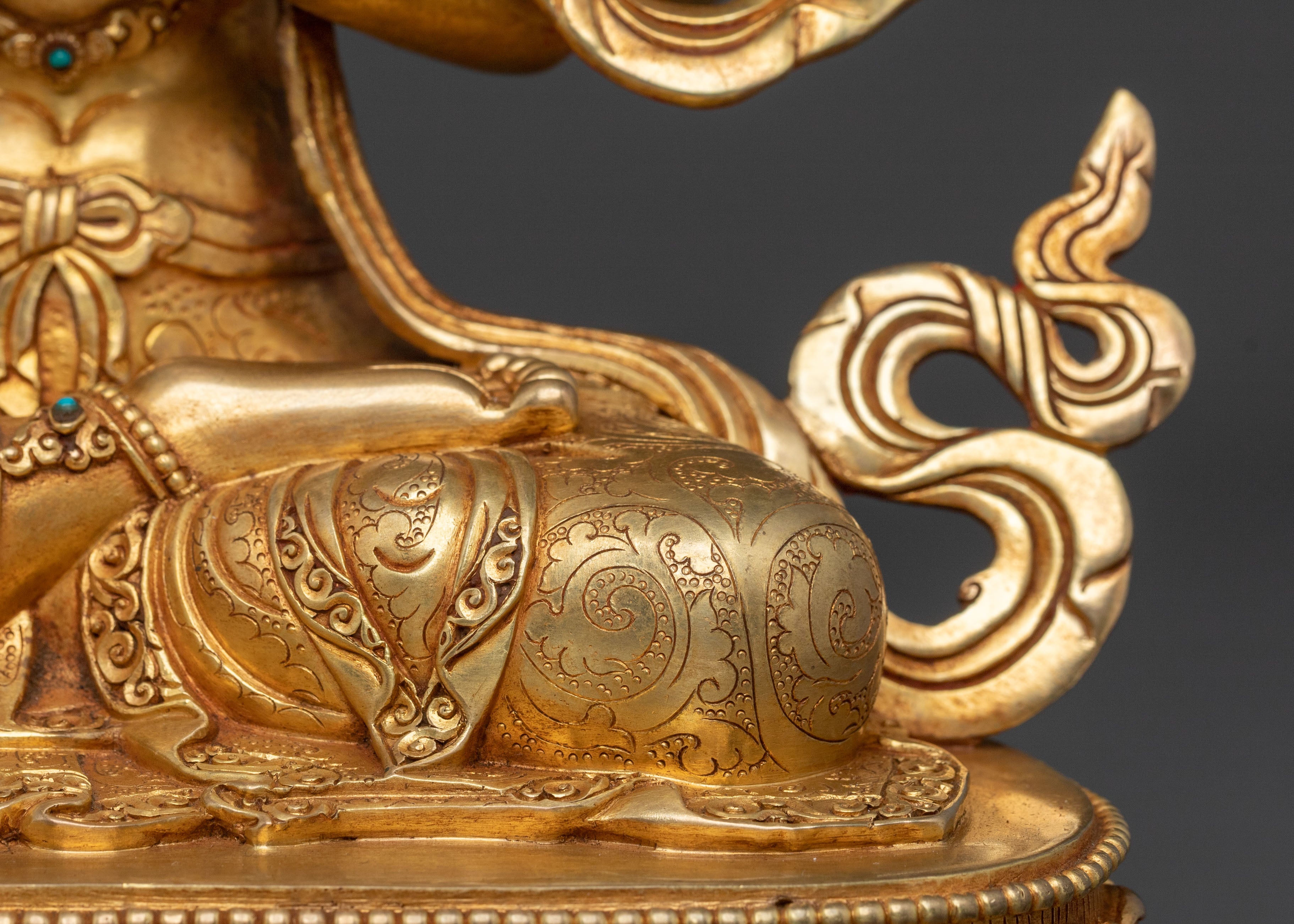 Chenrezig Sacred Statue | Compassionate Figurine