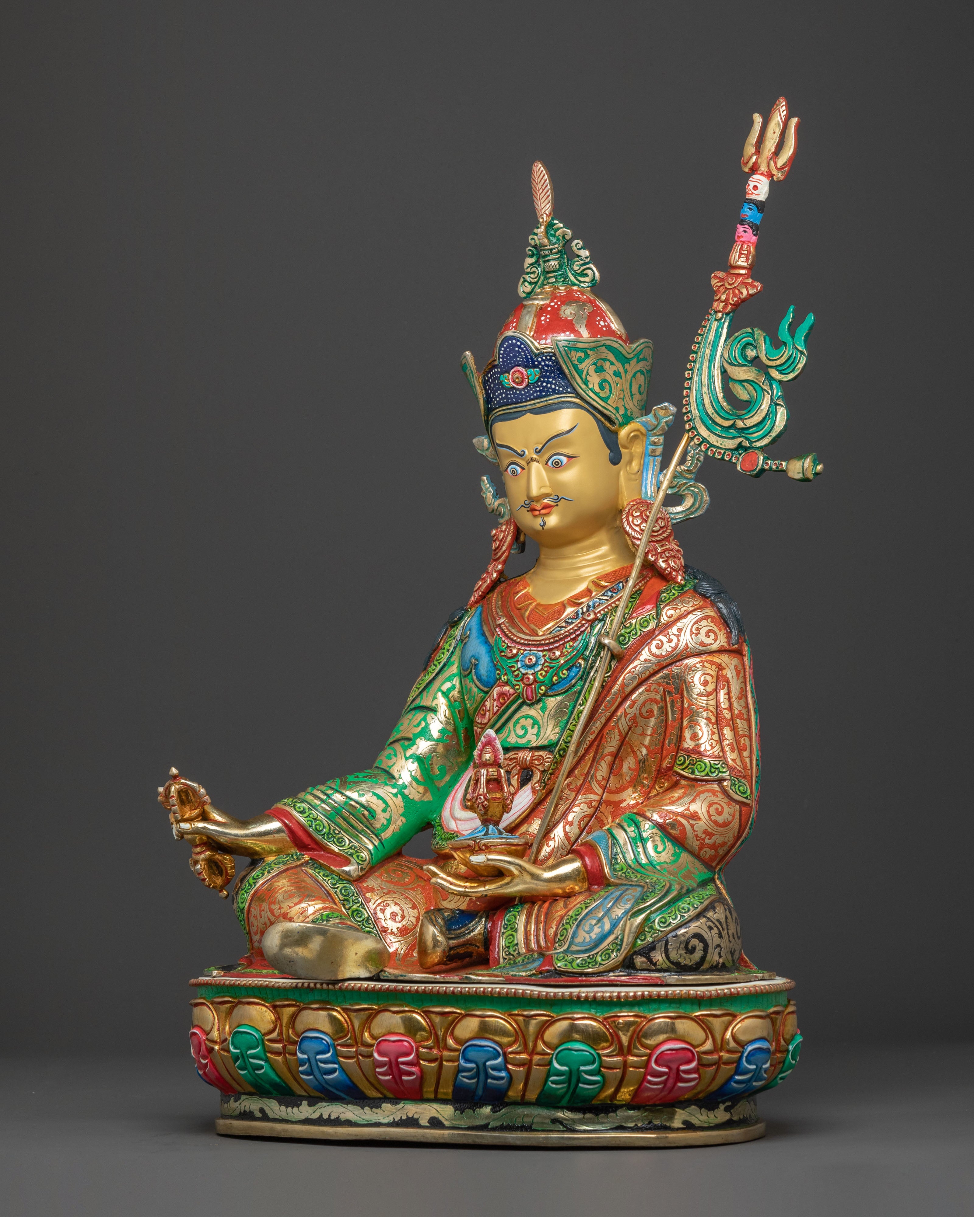 Guru Rinpoche Protector Statue: Sacred Figure