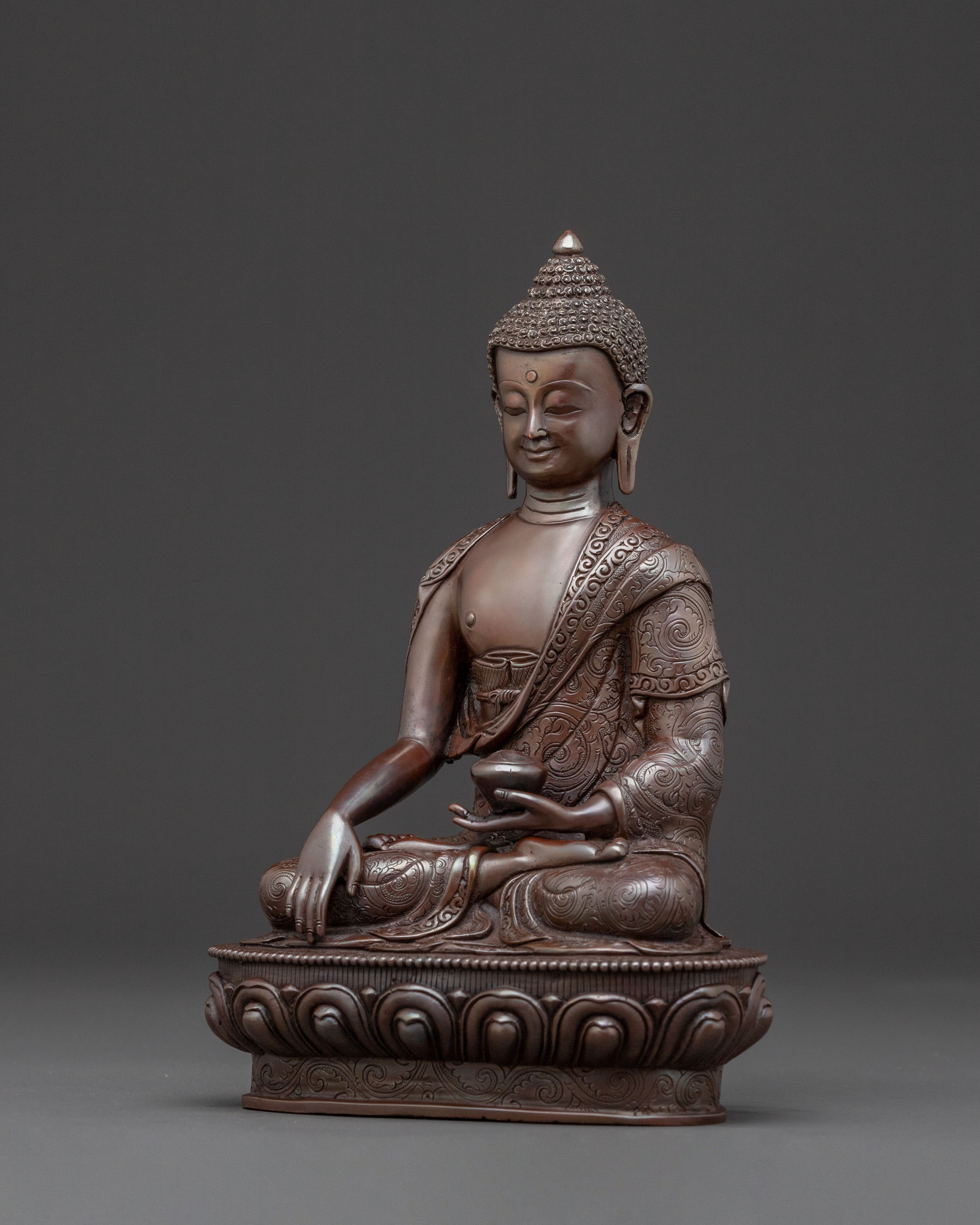 Shakyamuni Buddha Copper Oxidized Statue: Serene Himalayan Art