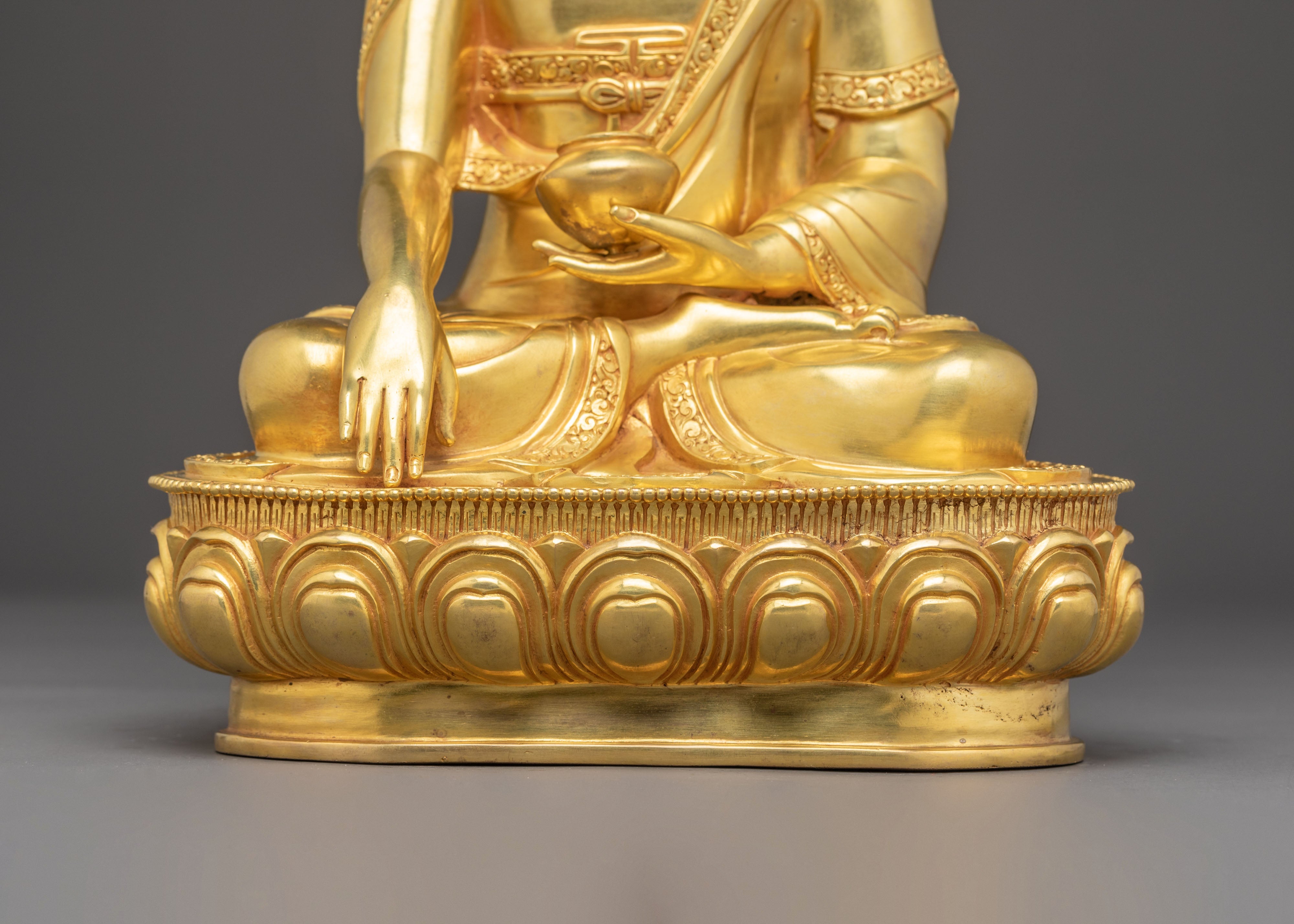 Sacred Gautama Buddha Statue: Buddha of Knowledge and Power