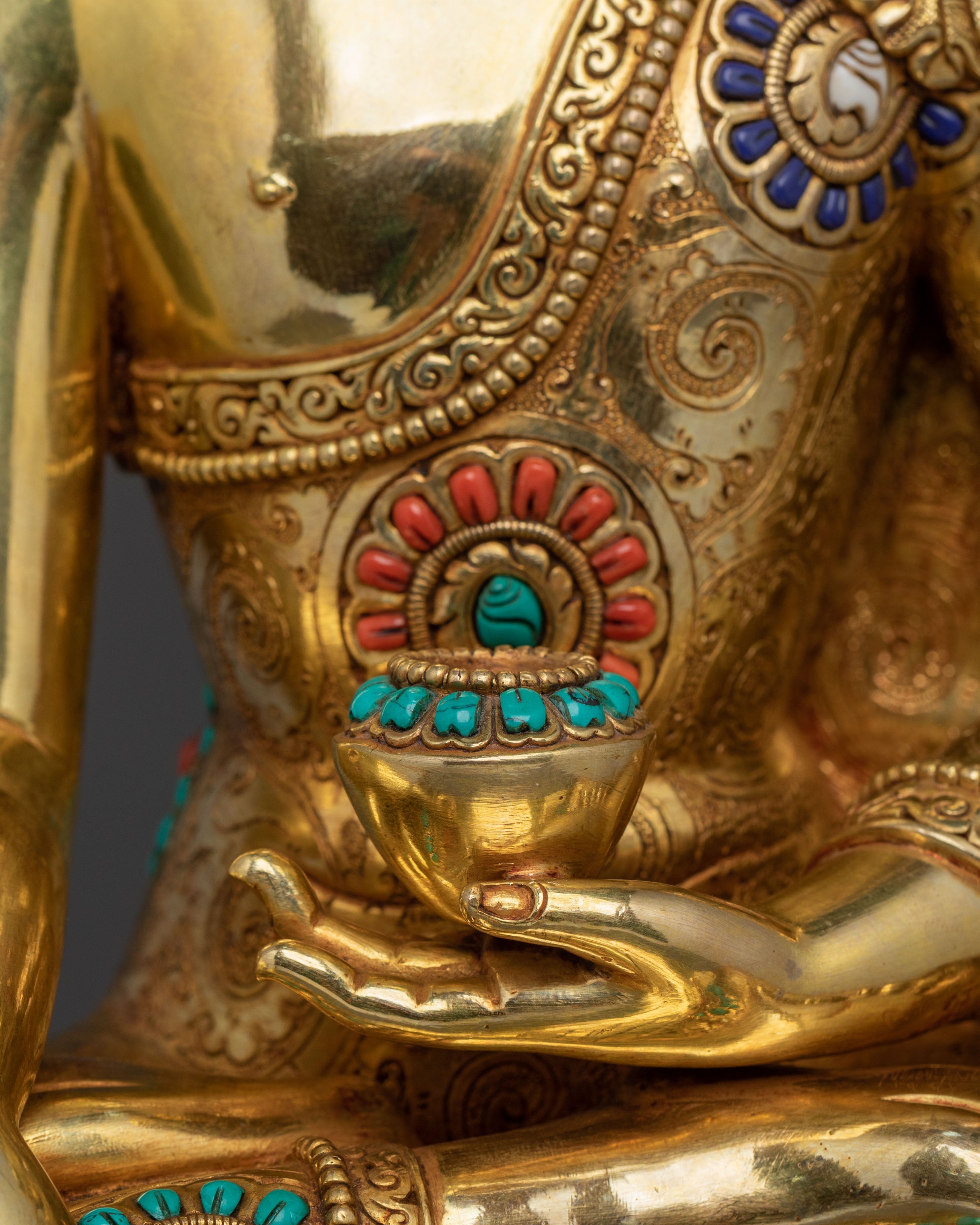 Shakyamuni Buddha Statue | 24K Gold Gilded Art