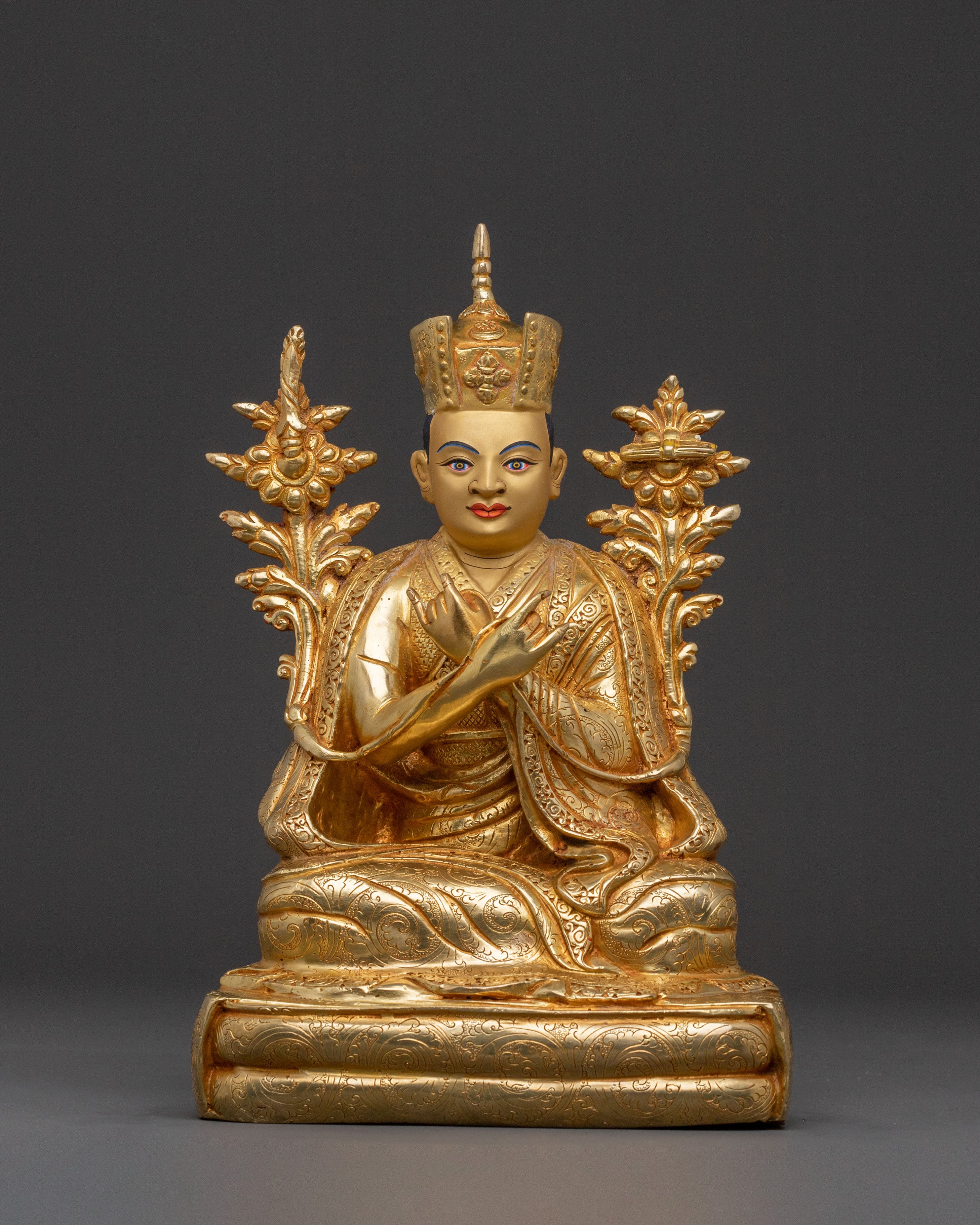 16th Karmapa Traditional Statu