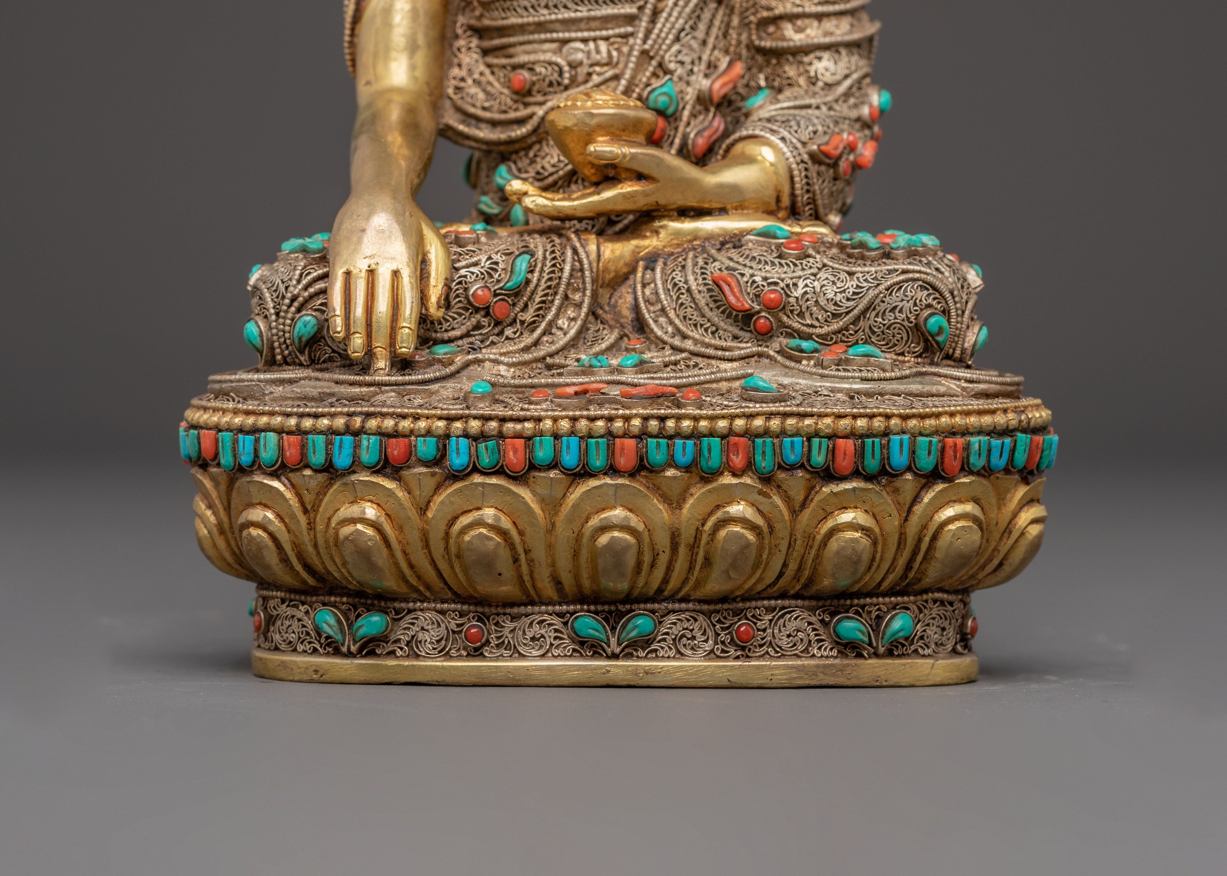 Shakyamuni Buddha Statue: The Awakened One | Historical Buddha