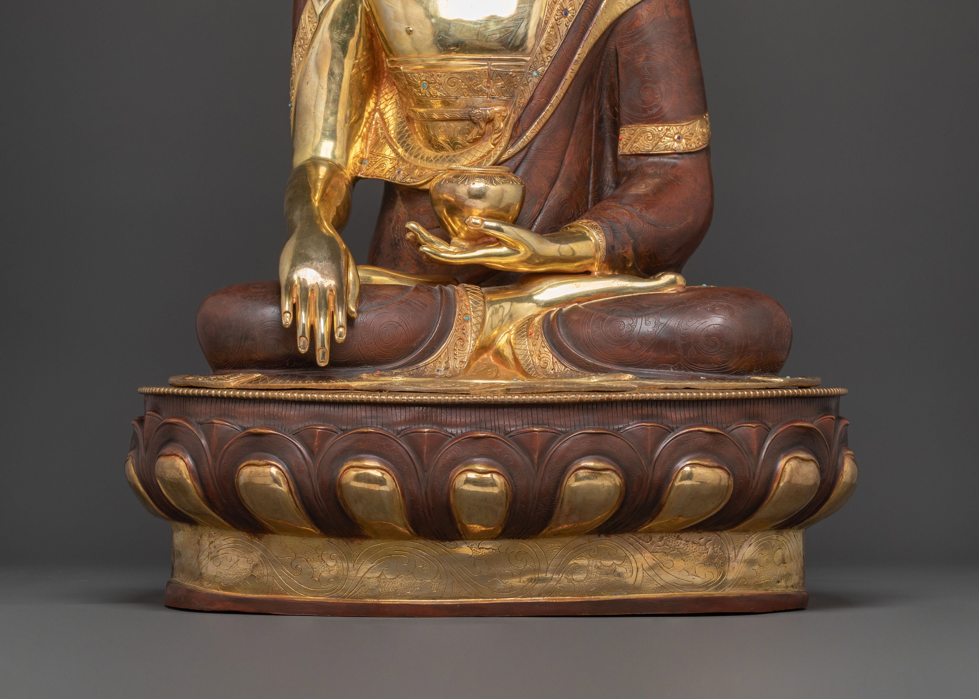 Shakyamuni Buddha Divine Statue - Handcrafted Gilded Copper Statue