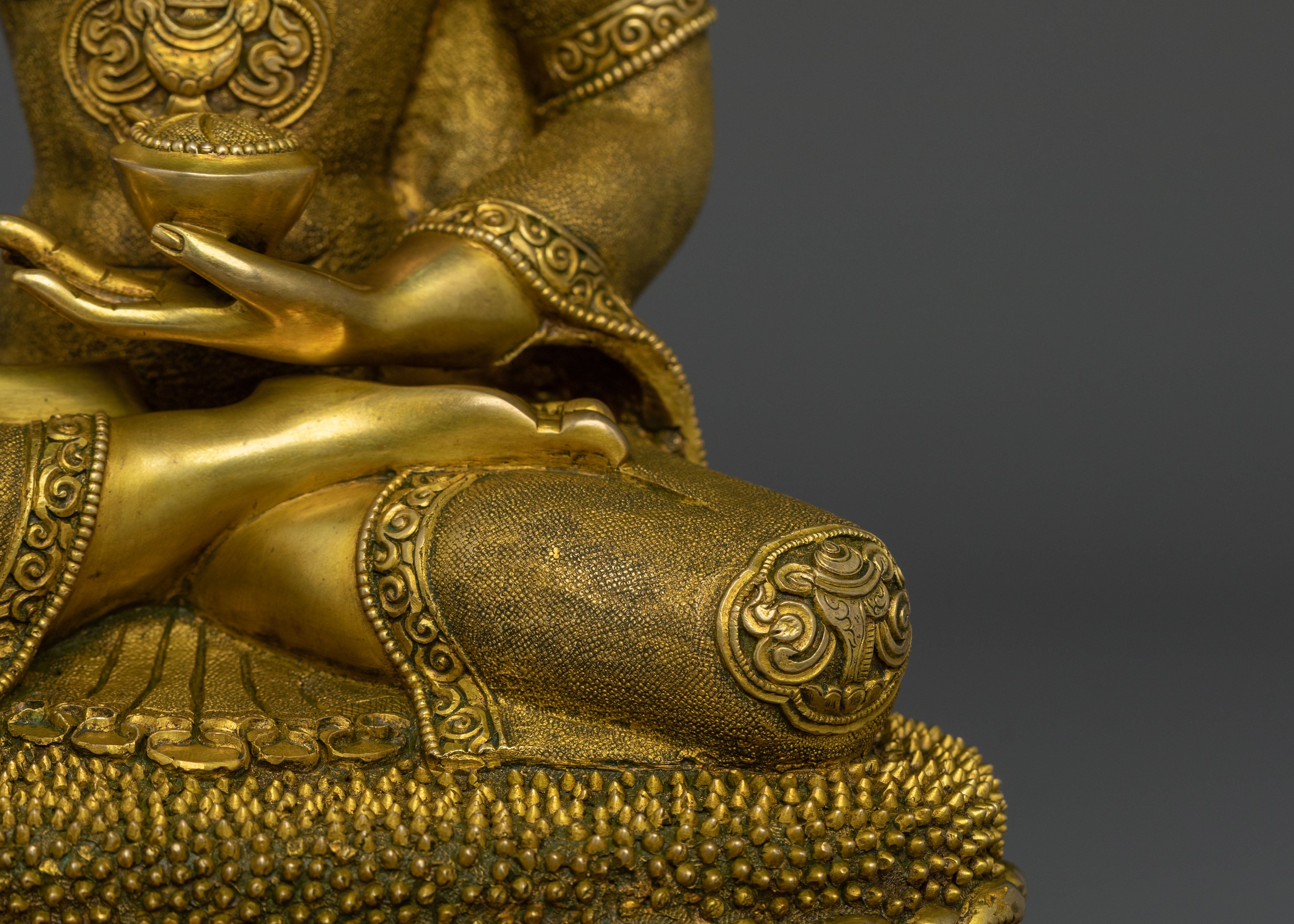 Founder of Buddhism Shakyamuni Buddha Golden Statue