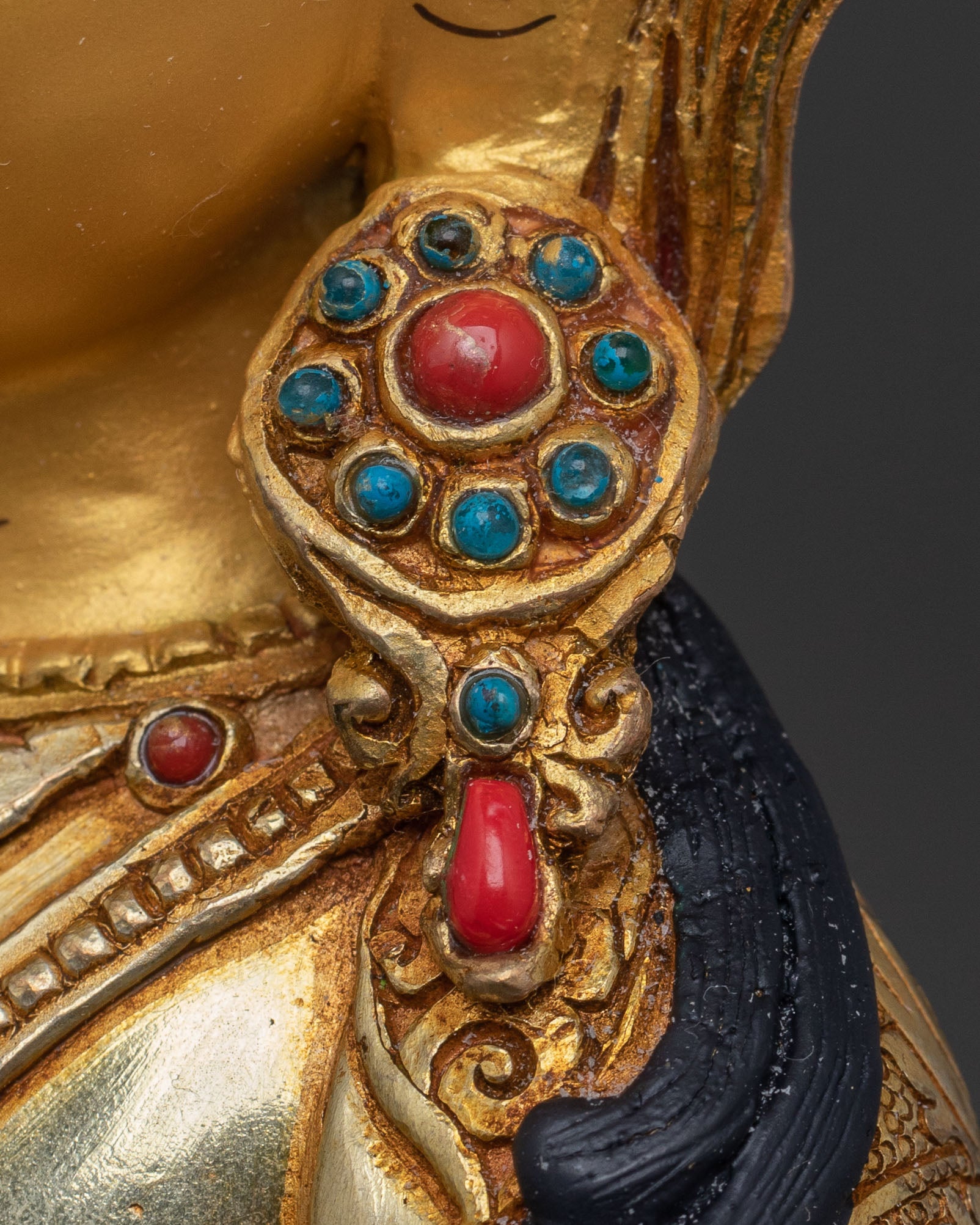 Amitayus Tibetan Buddha Statue Decor: Blessings & Home Decor