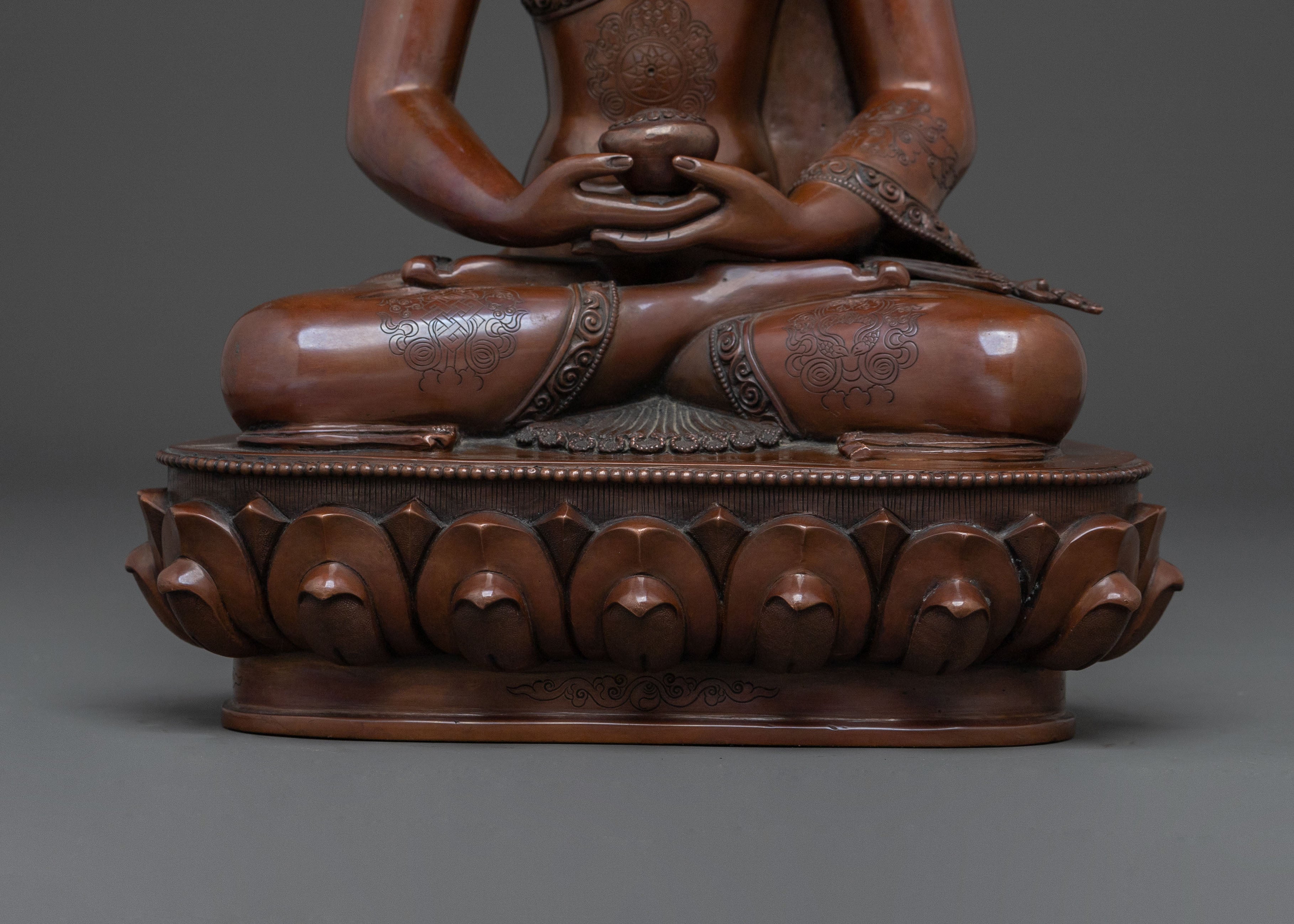 Handcrafted Amitabha Buddha Statue: Spiritual Decor