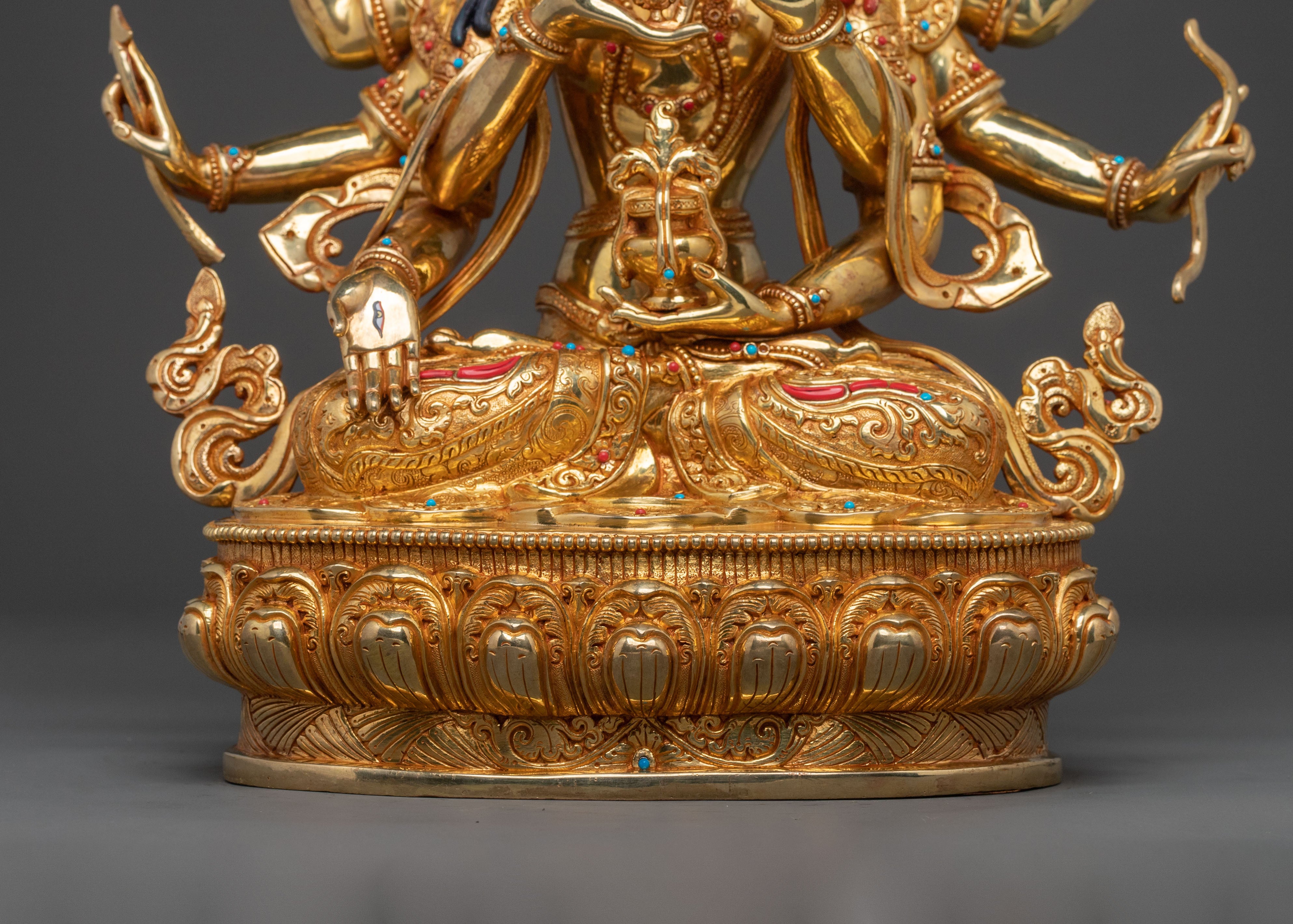 Namgyalma Bodhisattva: Figurine with Antique Finish