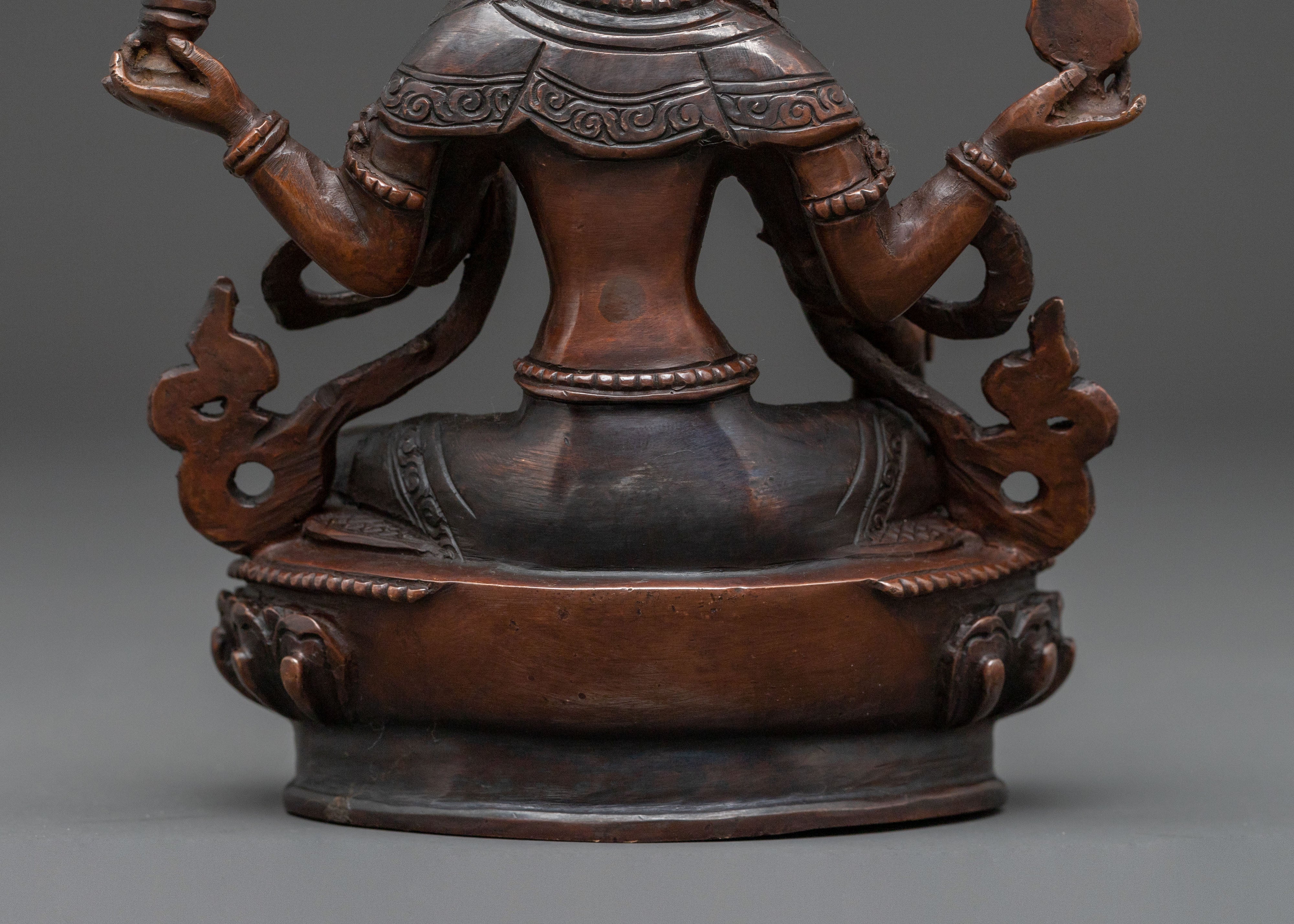 Goddess Laxmi Statue: Embodiment of Fortune