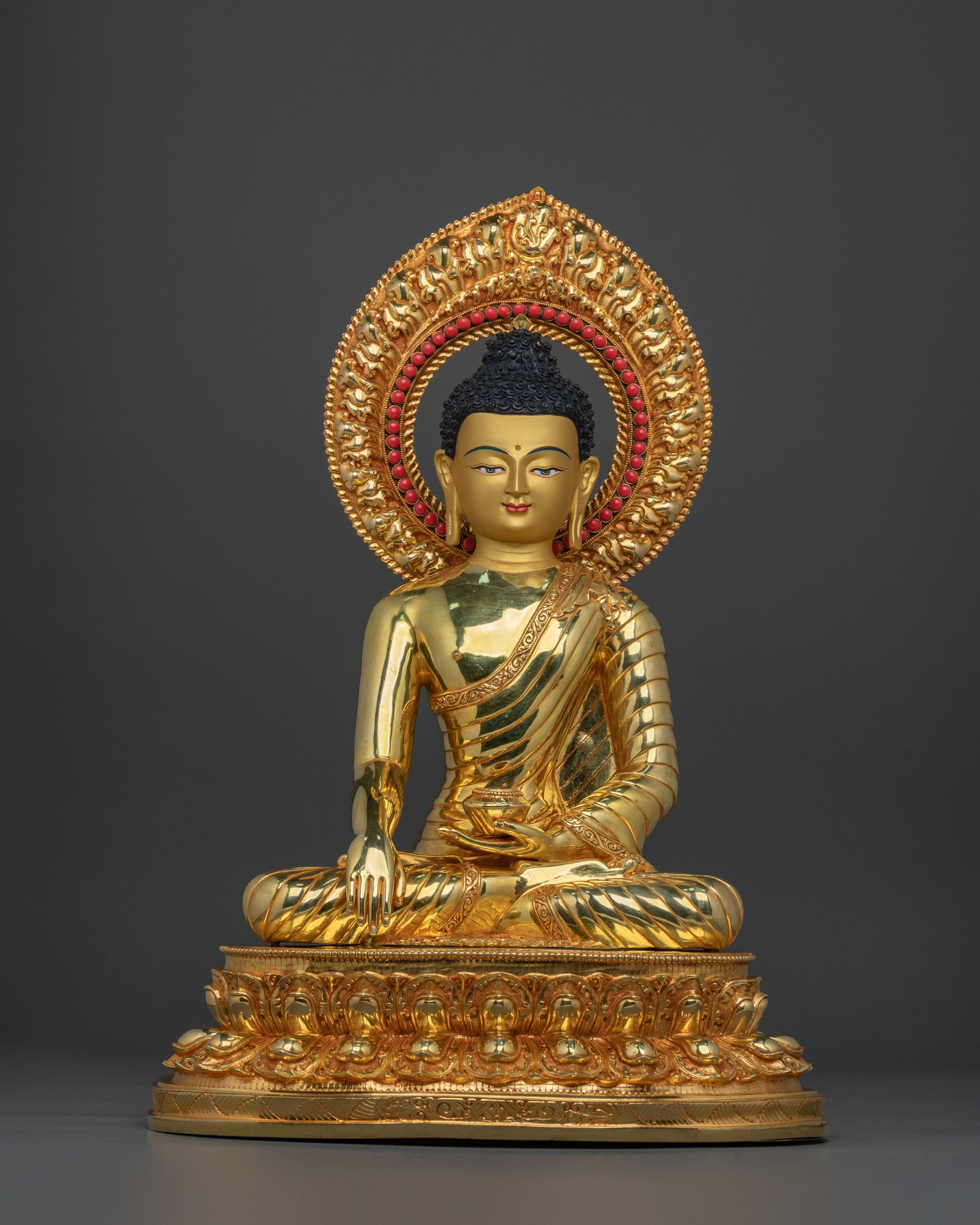historical founder of buddhism shakyamuni buddha statue