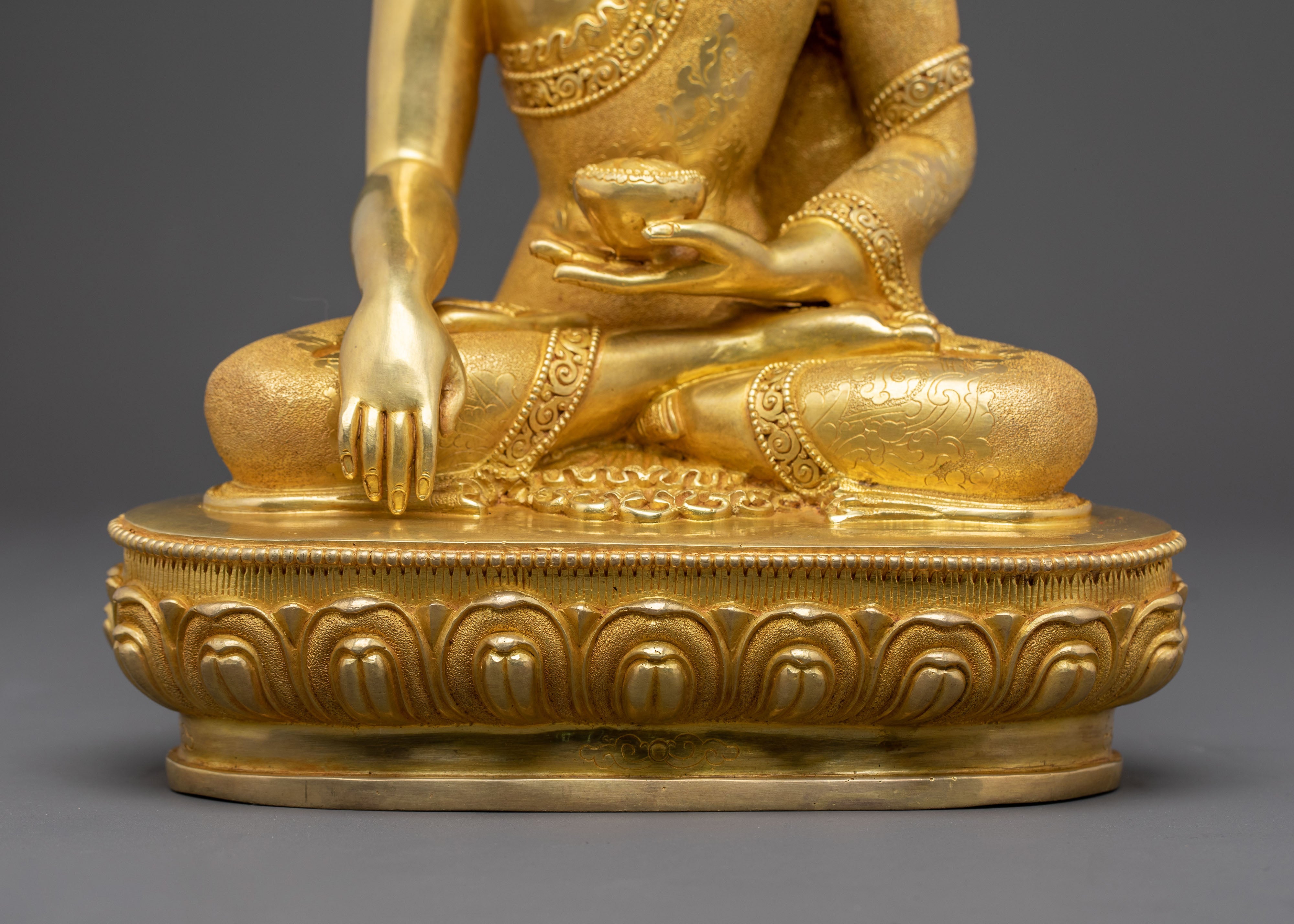 Shakyamuni Buddha Statue | 24K Gold Gilded Icon