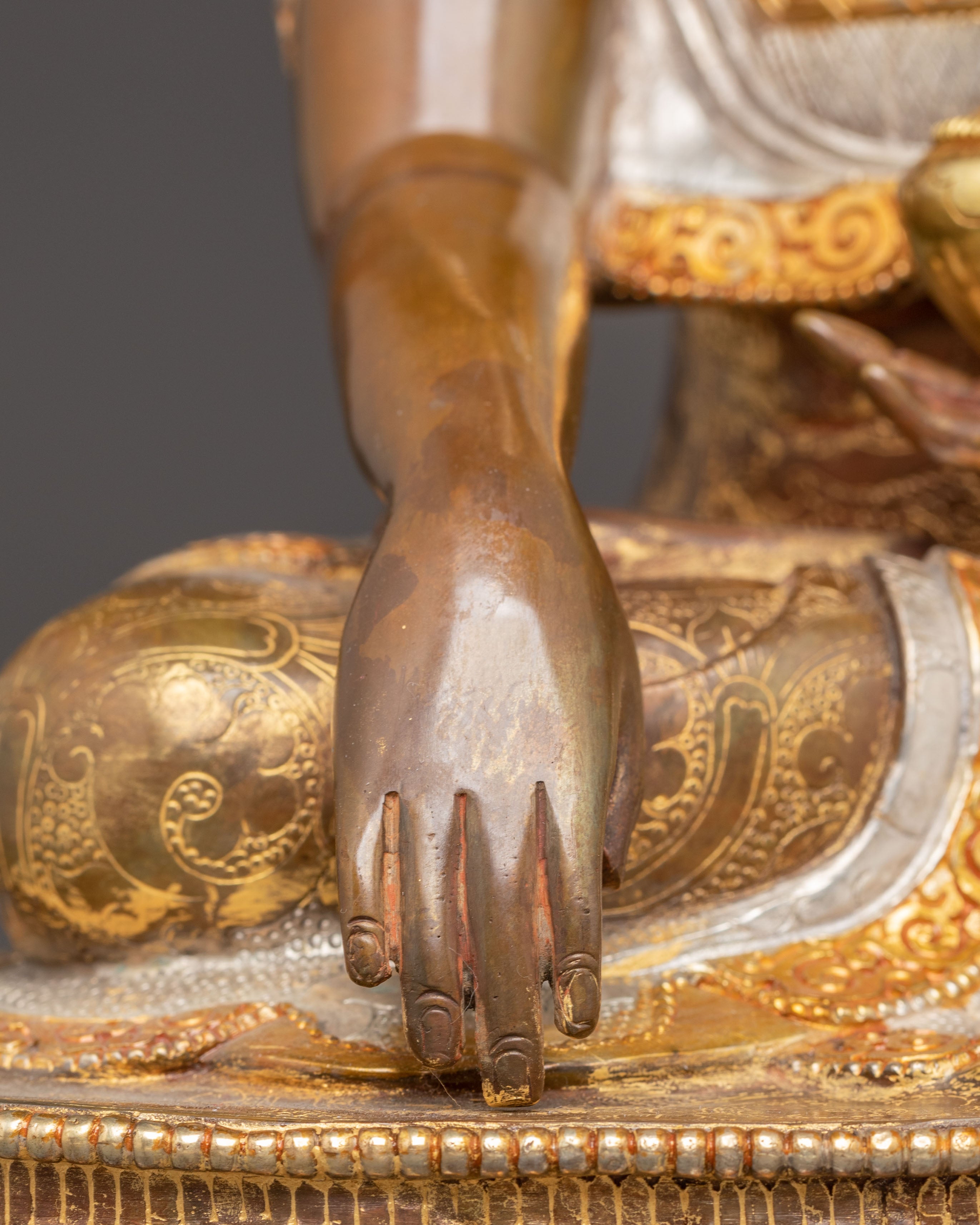 Shakyamuni Buddha, Golden Statue of Knowledge | Historical Buddha