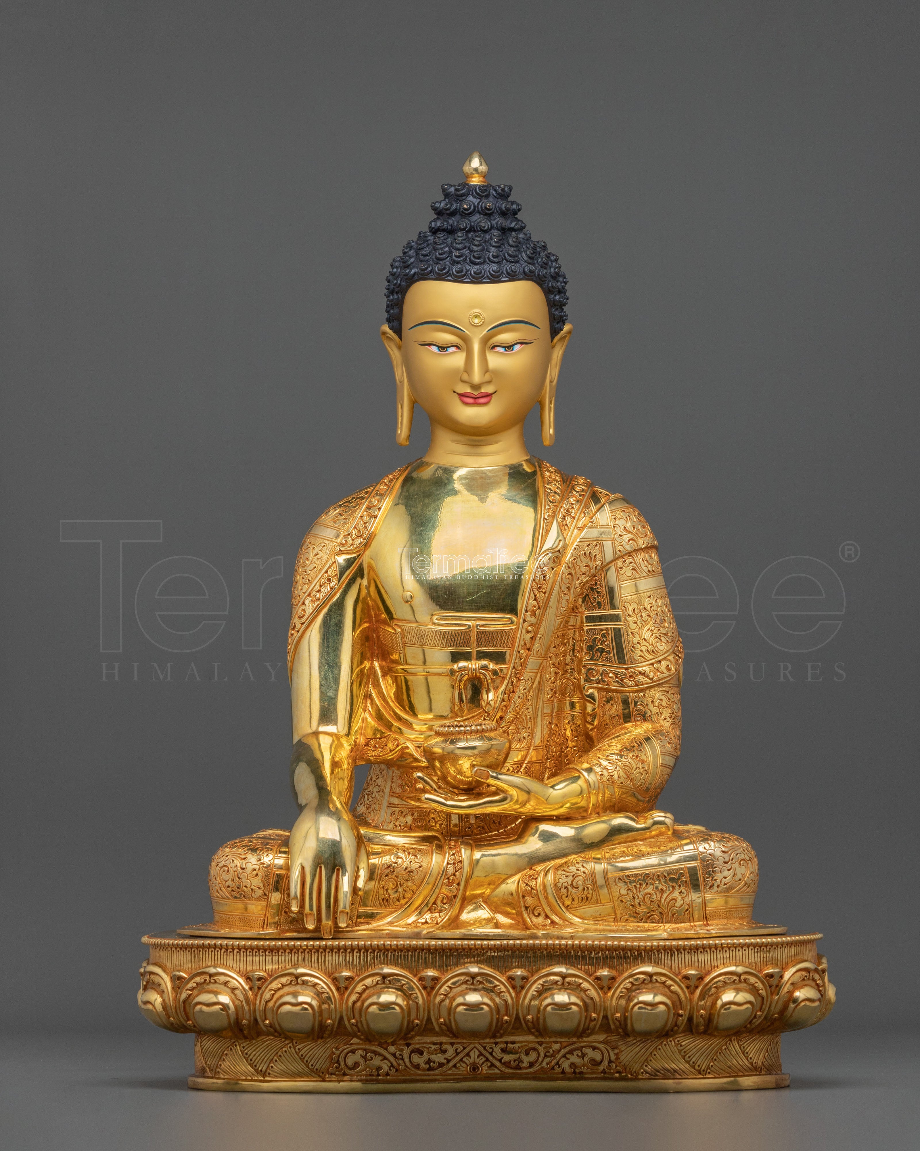 Shakyamuni Buddha statue