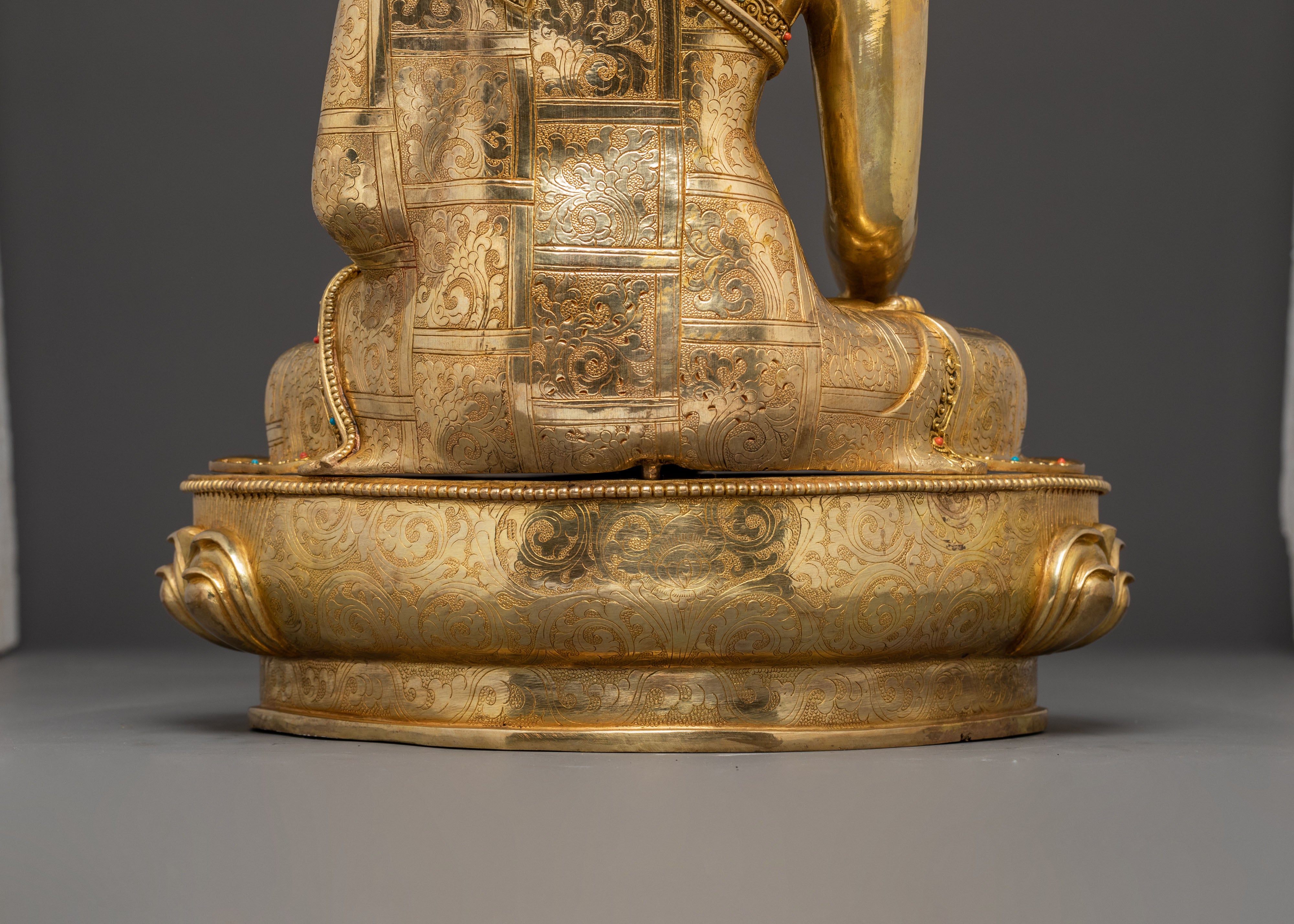 Handmade Shakyamuni Buddha Sculpture: Symbol of Wisdom