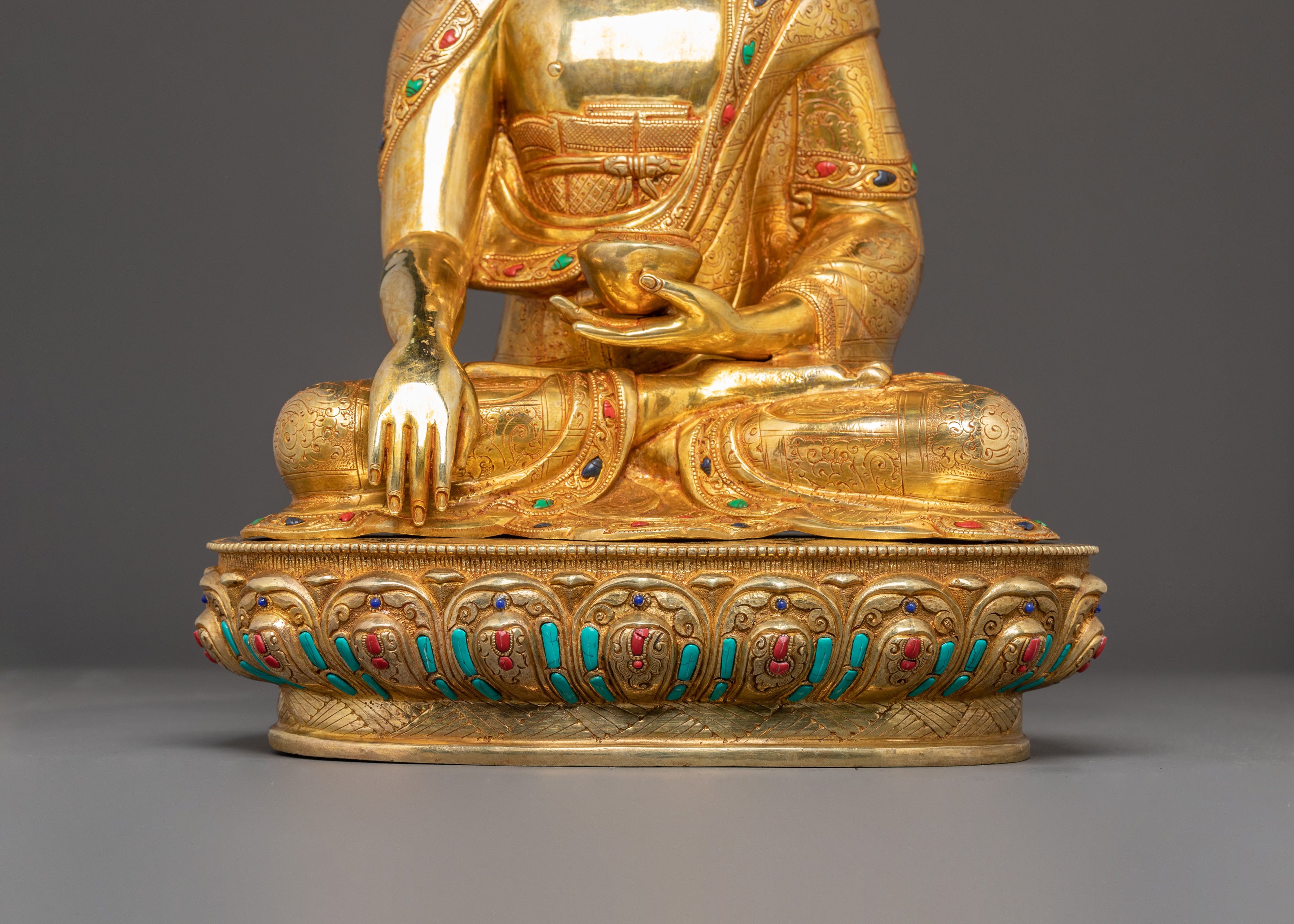 Buddha Shakyamuni 24K Gold-Gilded Statue | Radiant Enlightenment