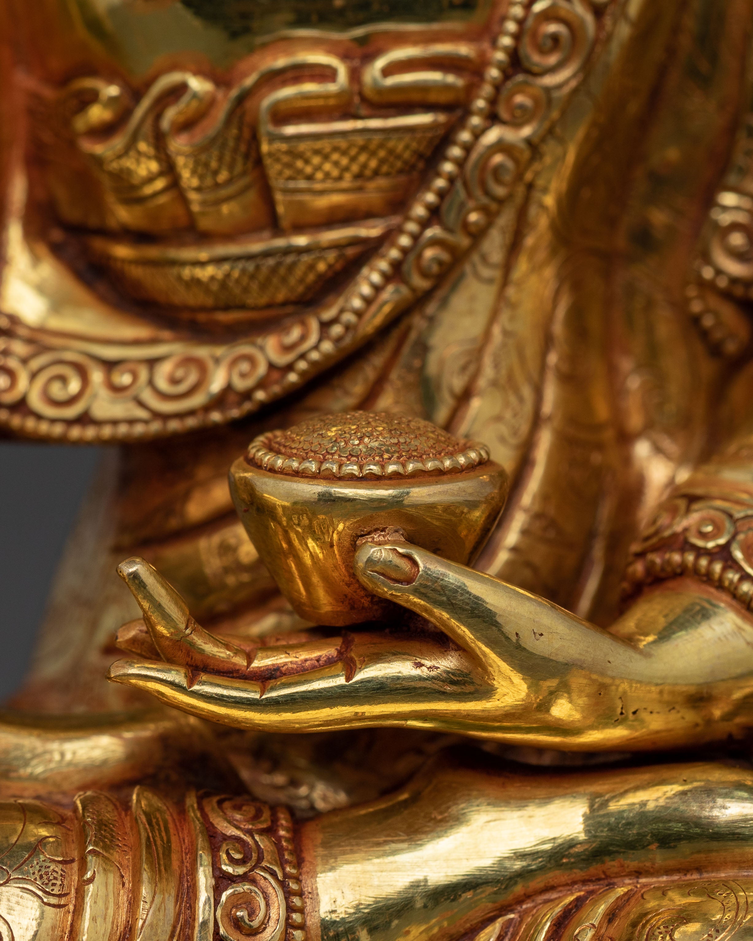 Shakyamuni Buddha Spiritual Altar Statue – Handcrafted & Gold Gilded