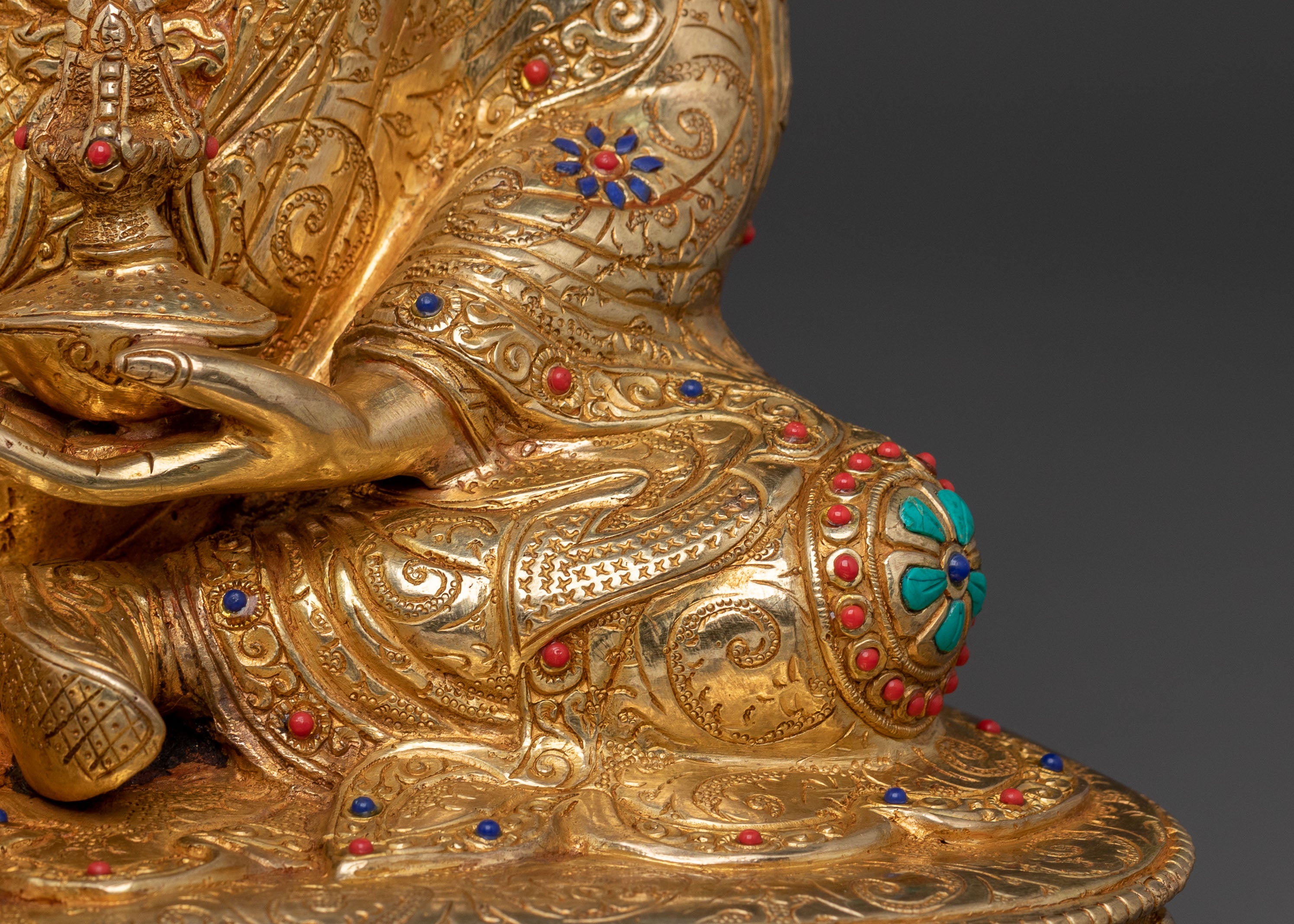 Sacred Guru Rinpoche Statue for Meditation