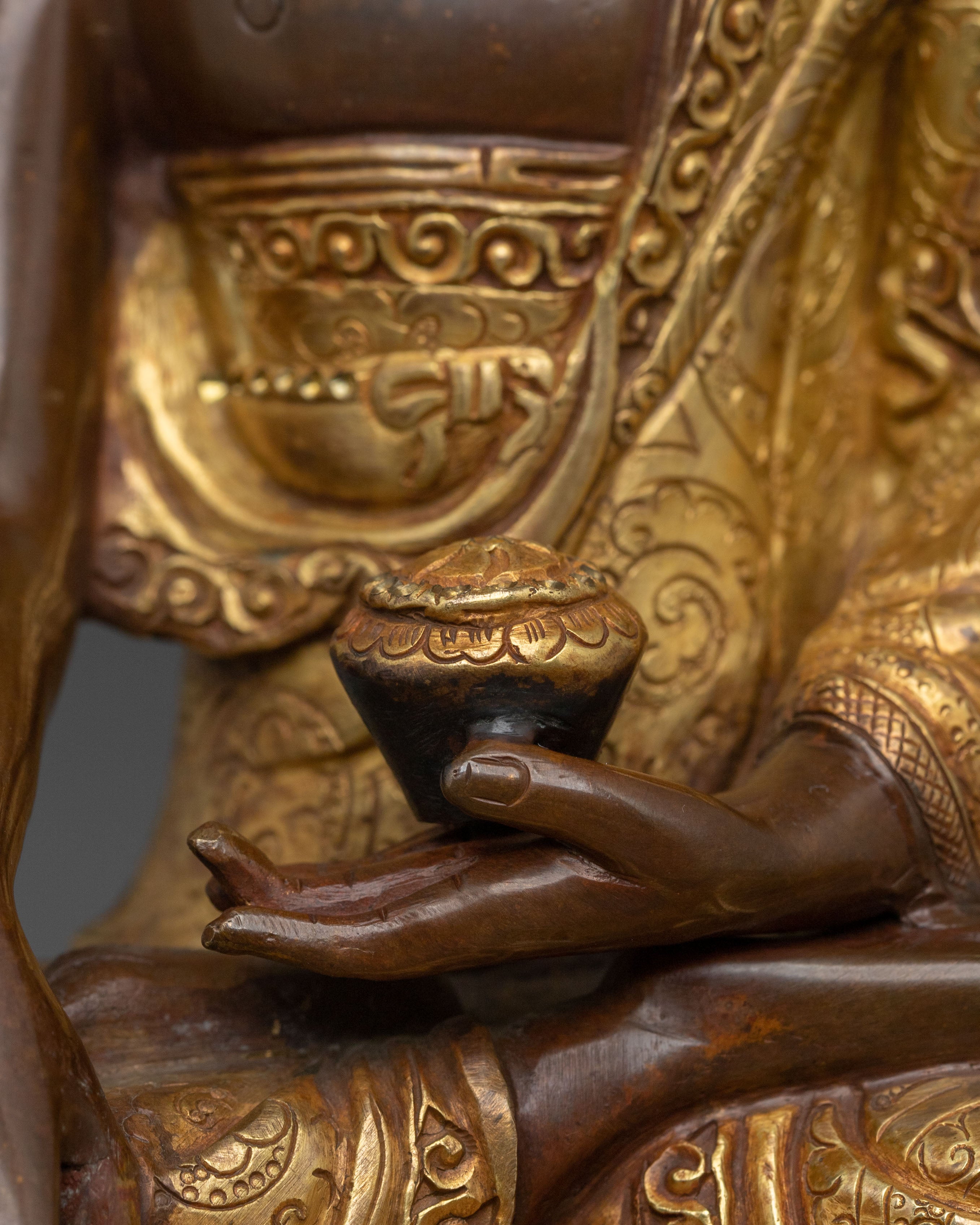 Shakyamuni Buddha Meditation Statue | 24K Gold Gilded