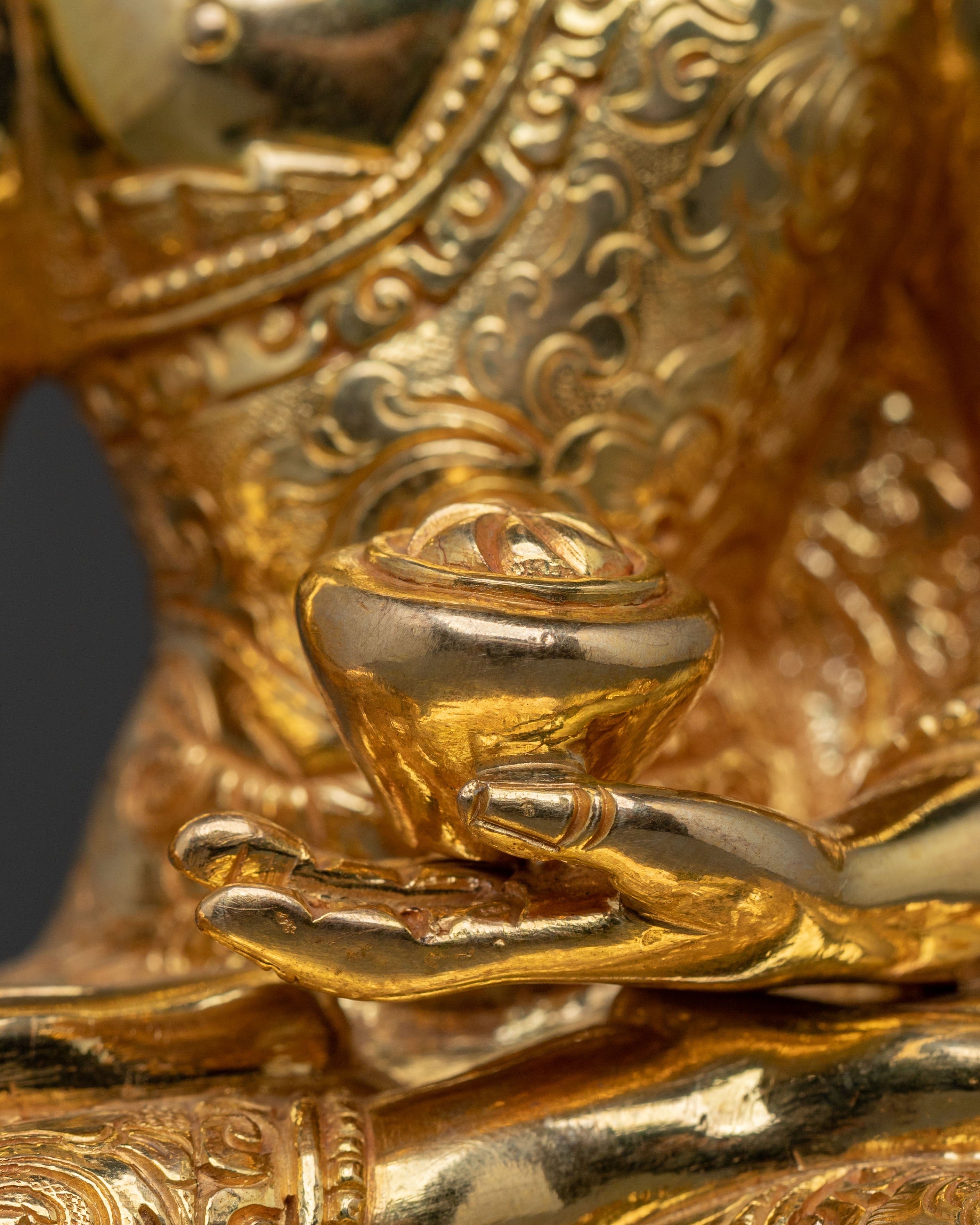 Peaceful Buddha Shakyamuni Statue, Gold Gilded