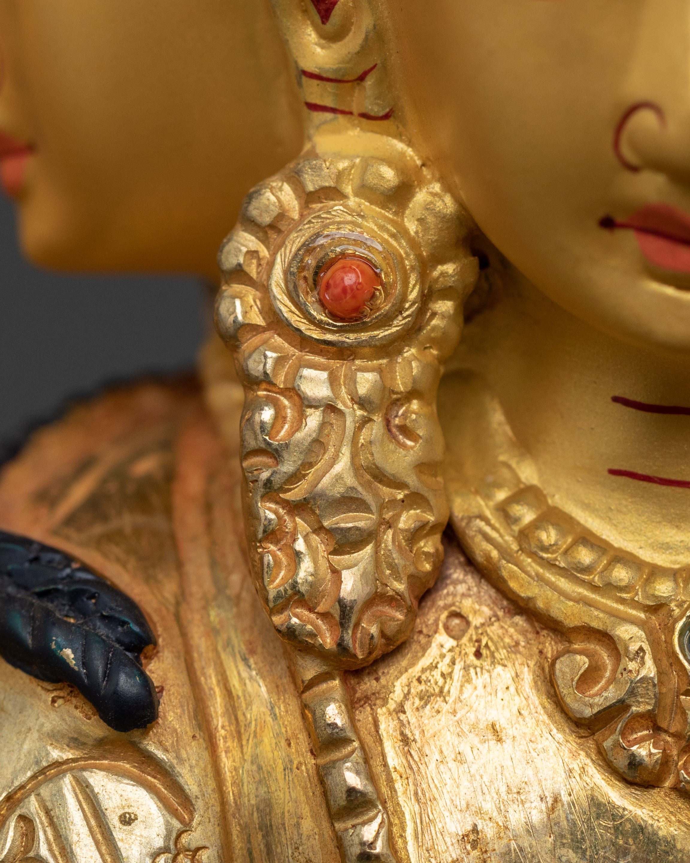 Sacred 1000 Armed Chenrezig Sculpture | Bodhisattva of Compassion