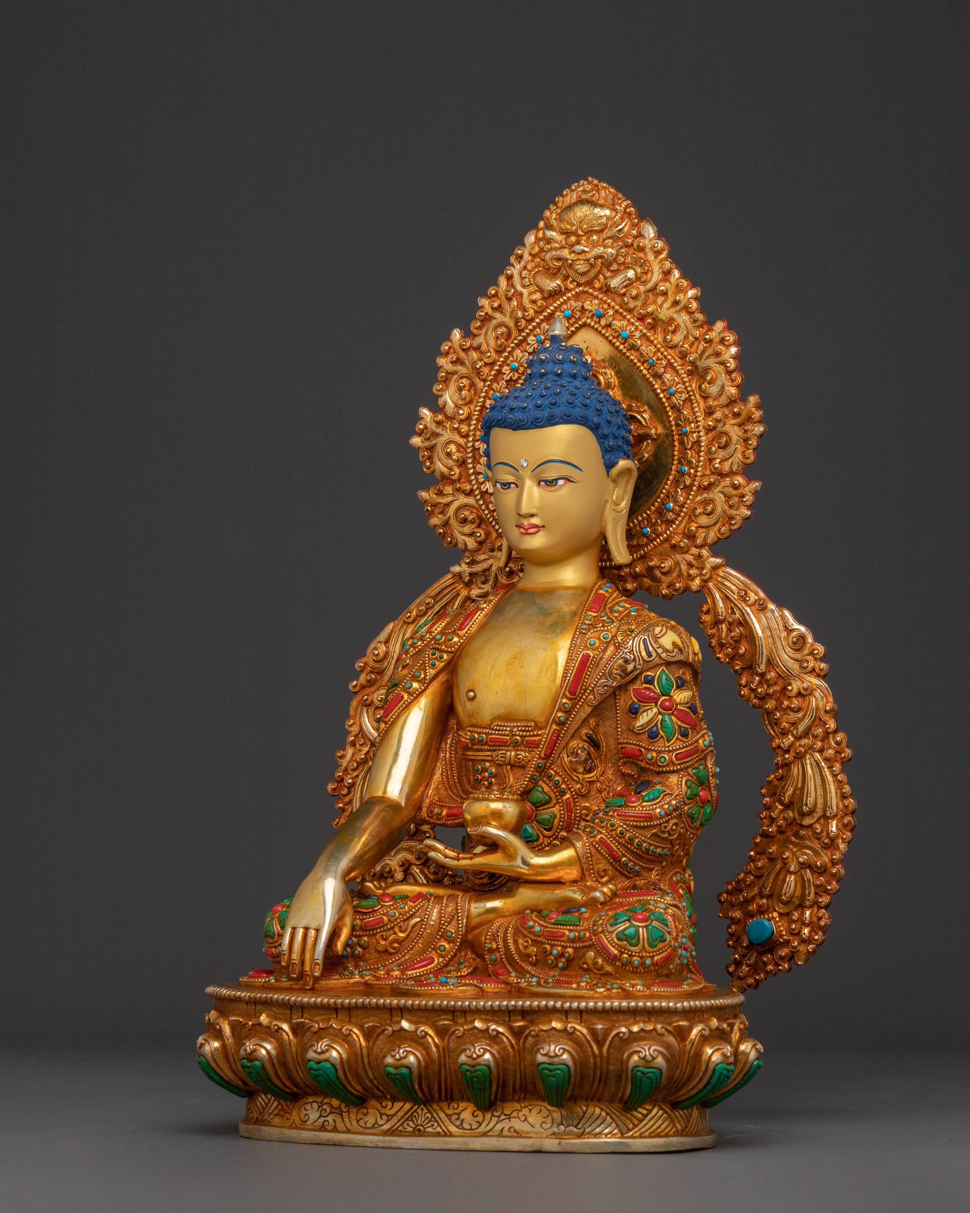 Serene Meditation Shakyamuni Statue – 24K Gold Gilded Art