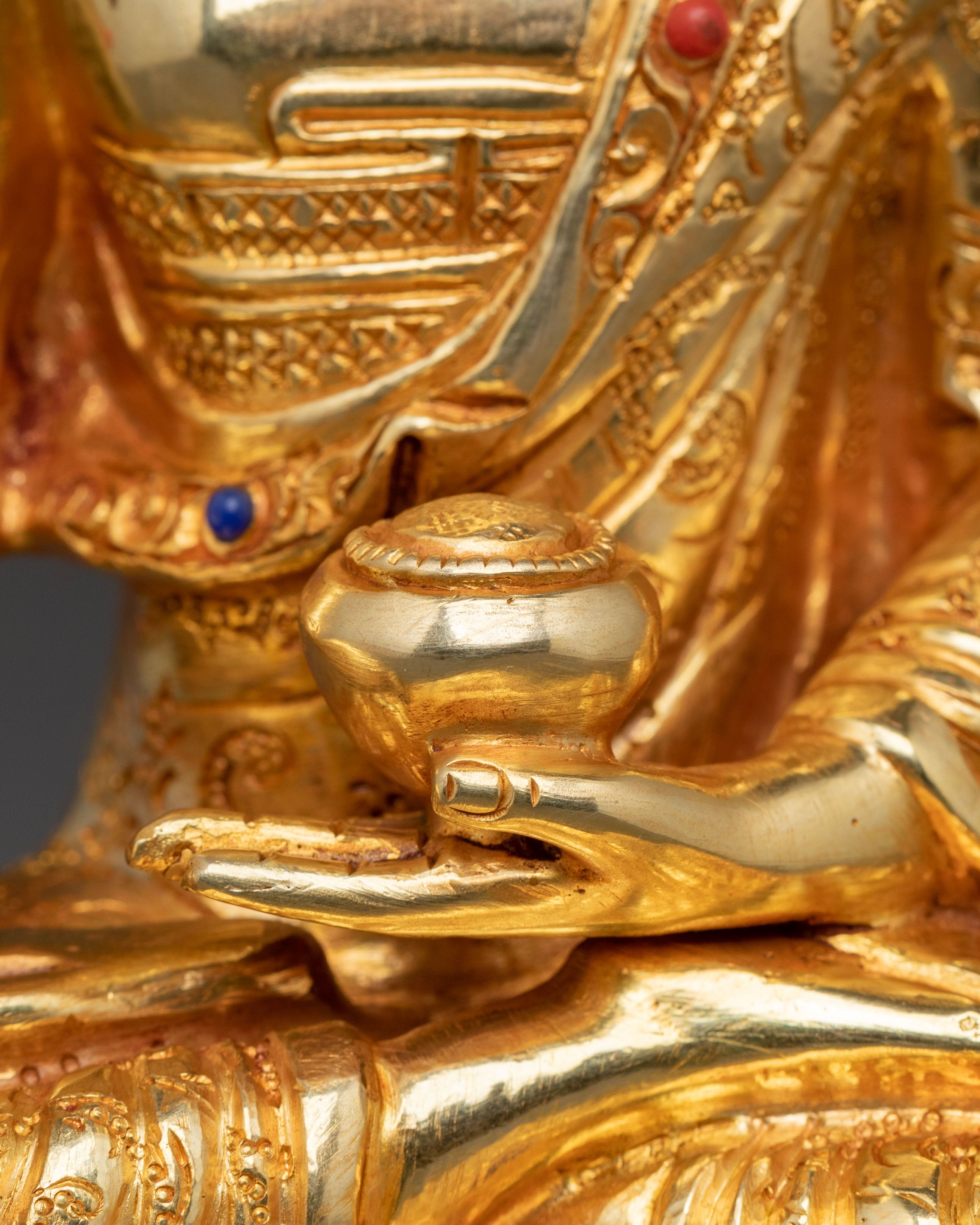 Shakyamuni Buddha Statue: Path to Nirvana