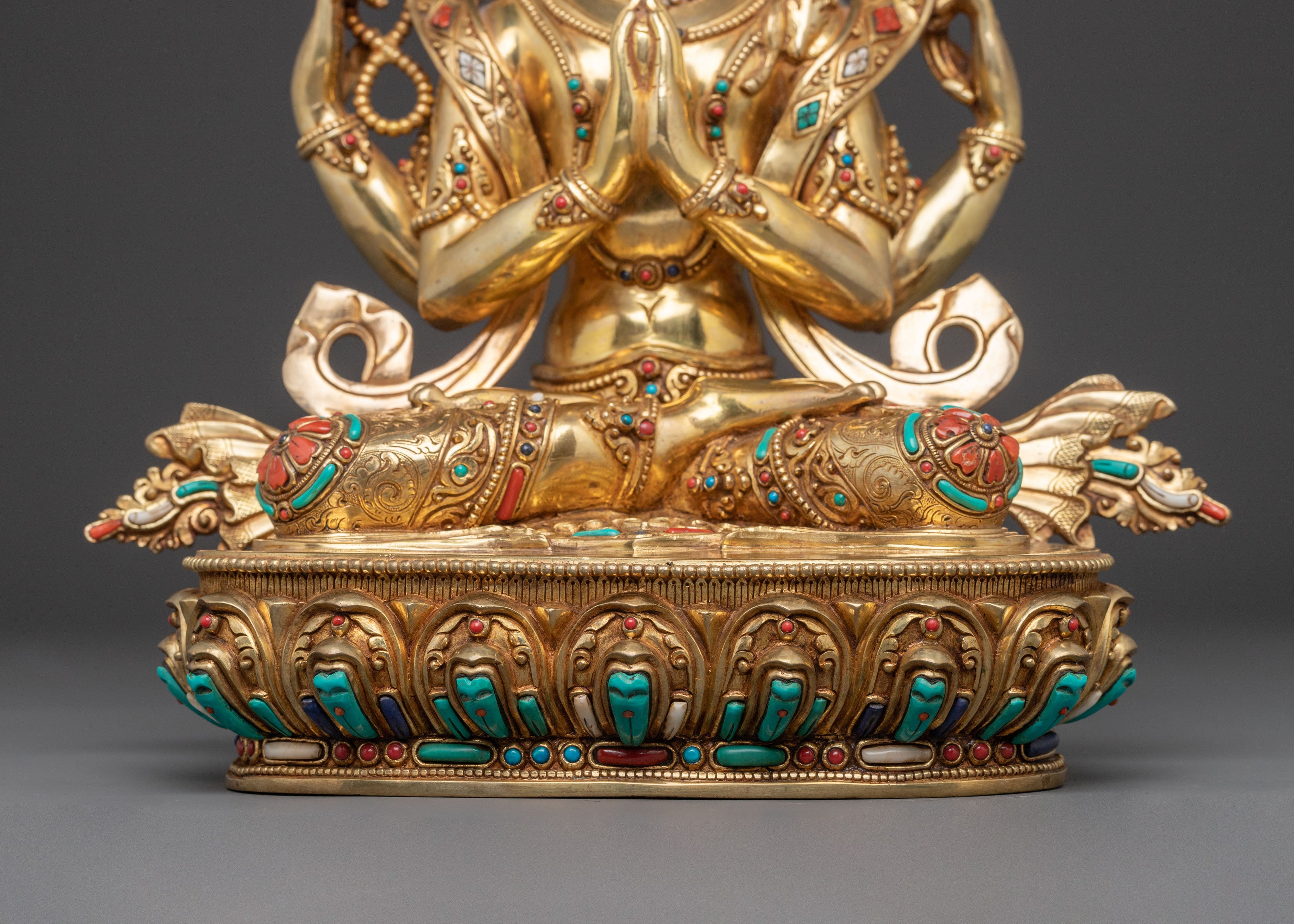Copper Chenrezig Divine Statue: Gilded Grace