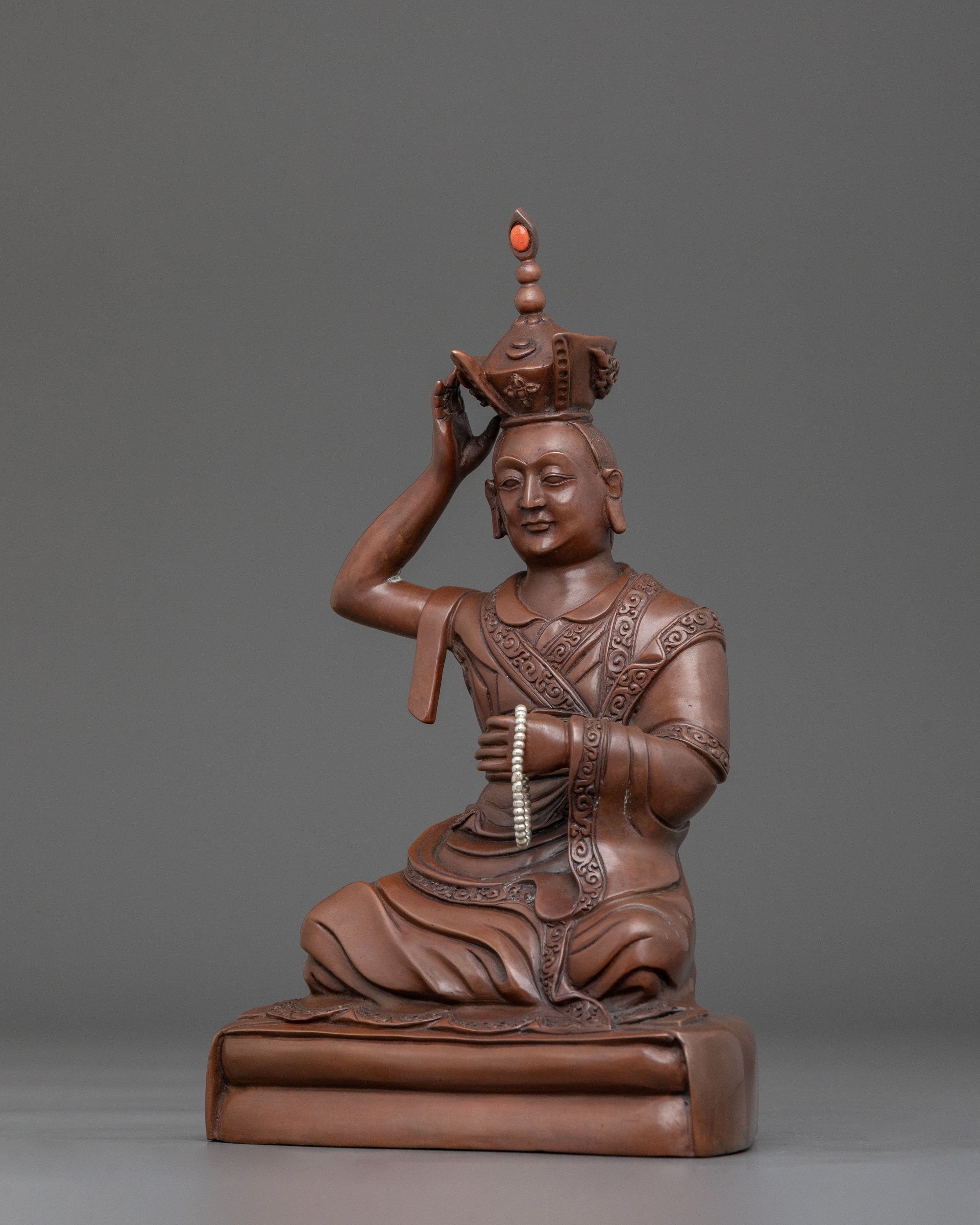 16th Karmapa: Rangjung Rigpe Dorje Statue